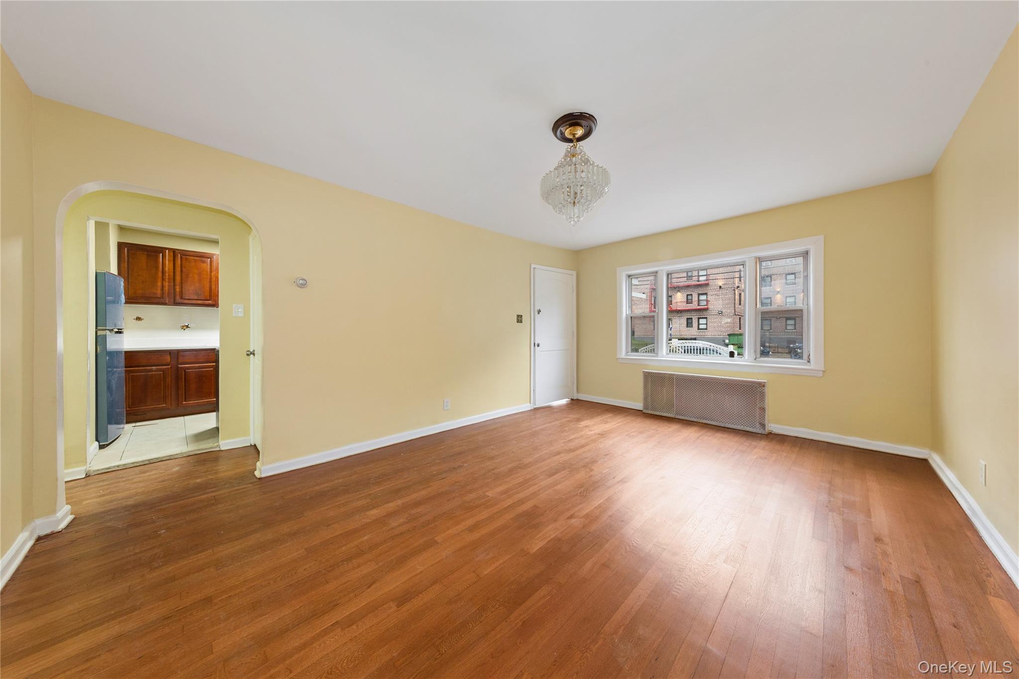 9141 195th Street, Hollis, NY 11423