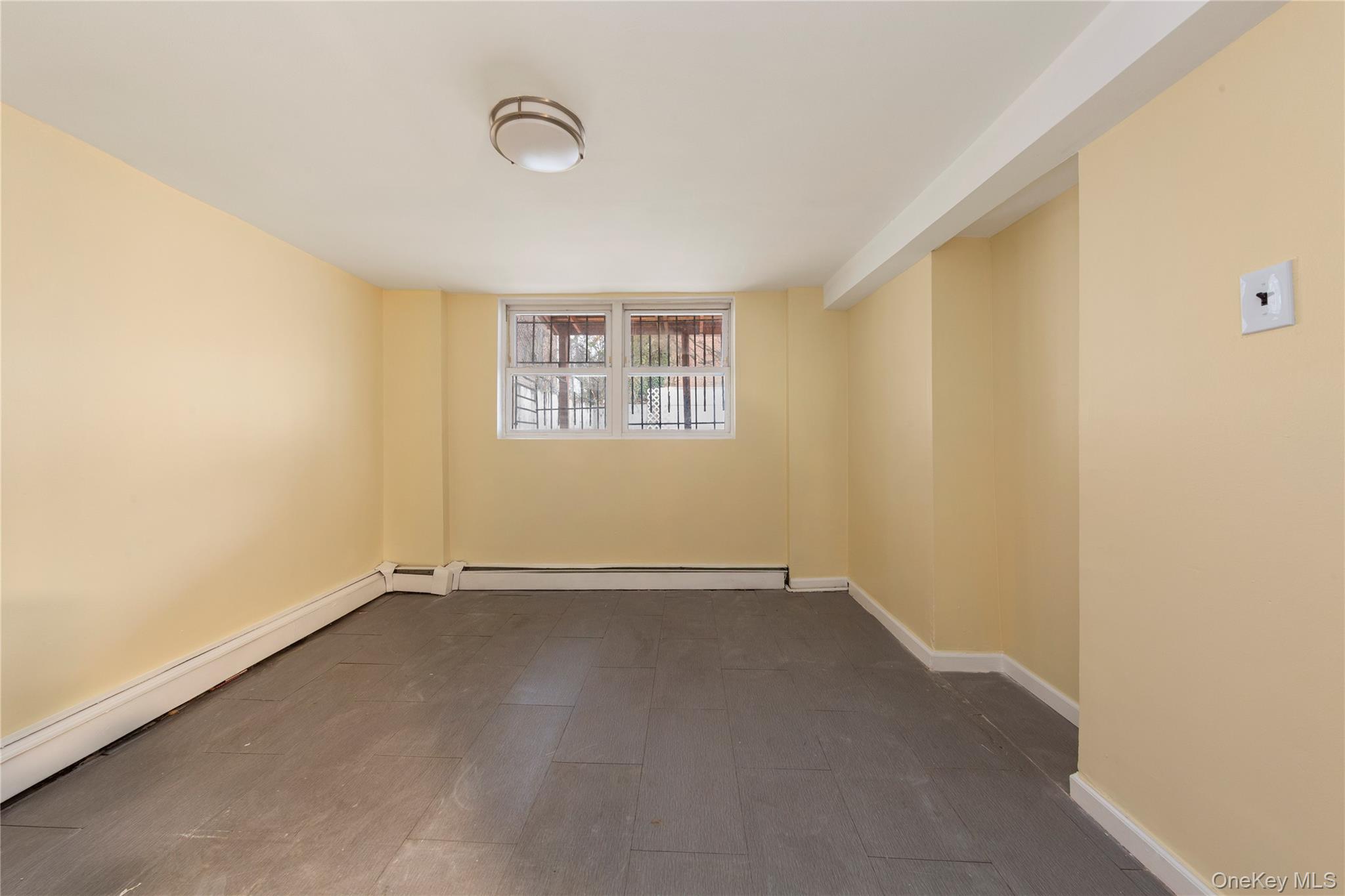 9141 195th Street, Hollis, NY 11423