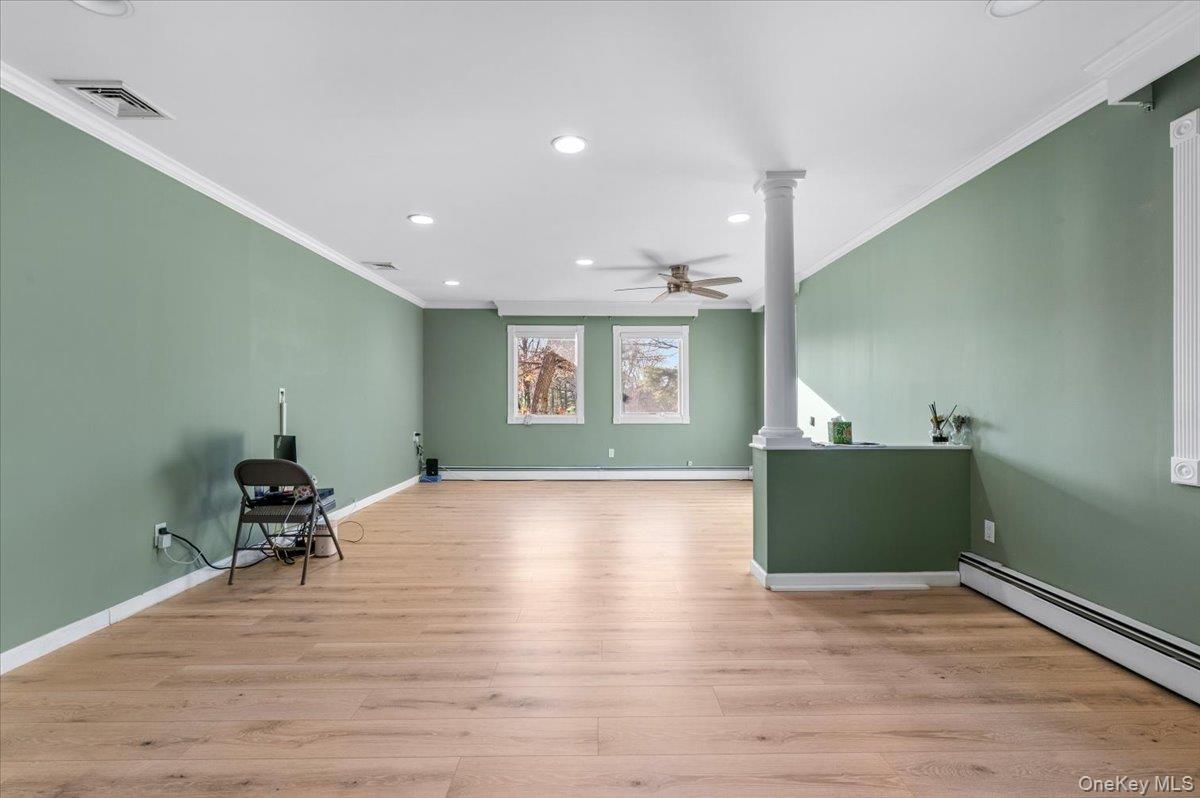 10 Faulkner Lane, Dix Hills, NY 11746