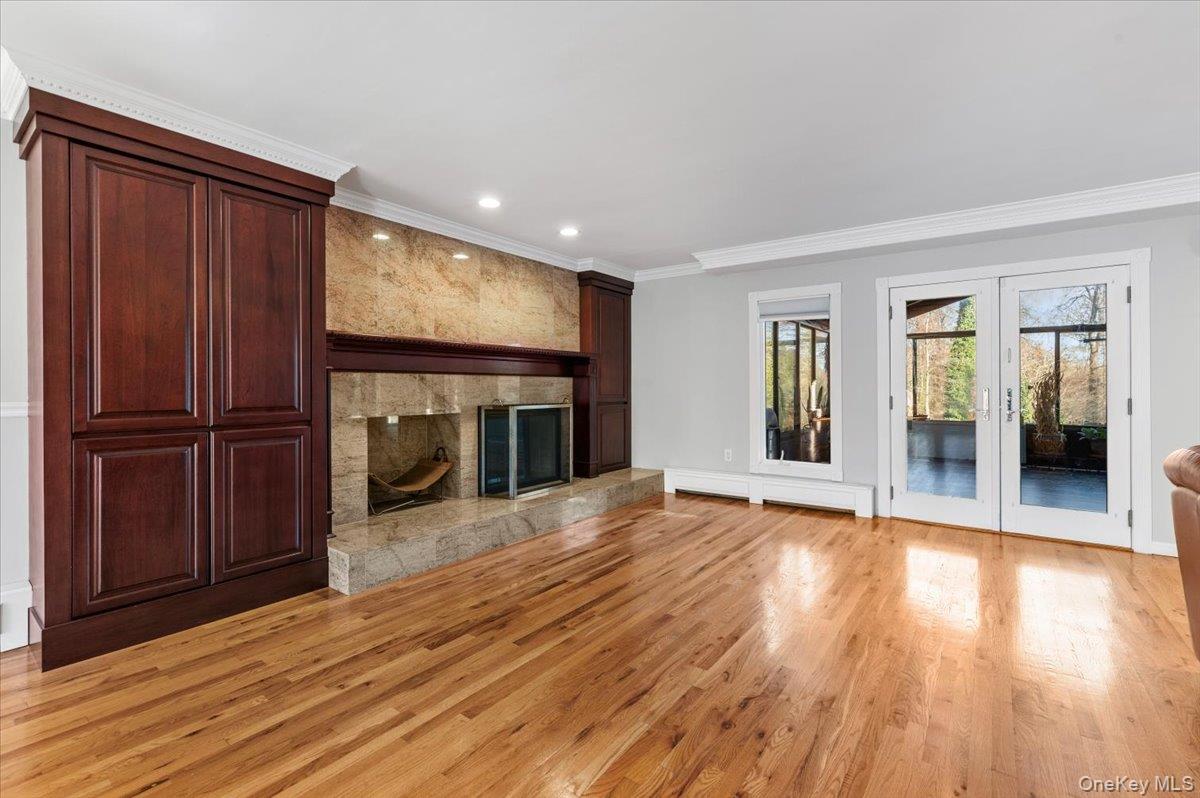 10 Faulkner Lane, Dix Hills, NY 11746