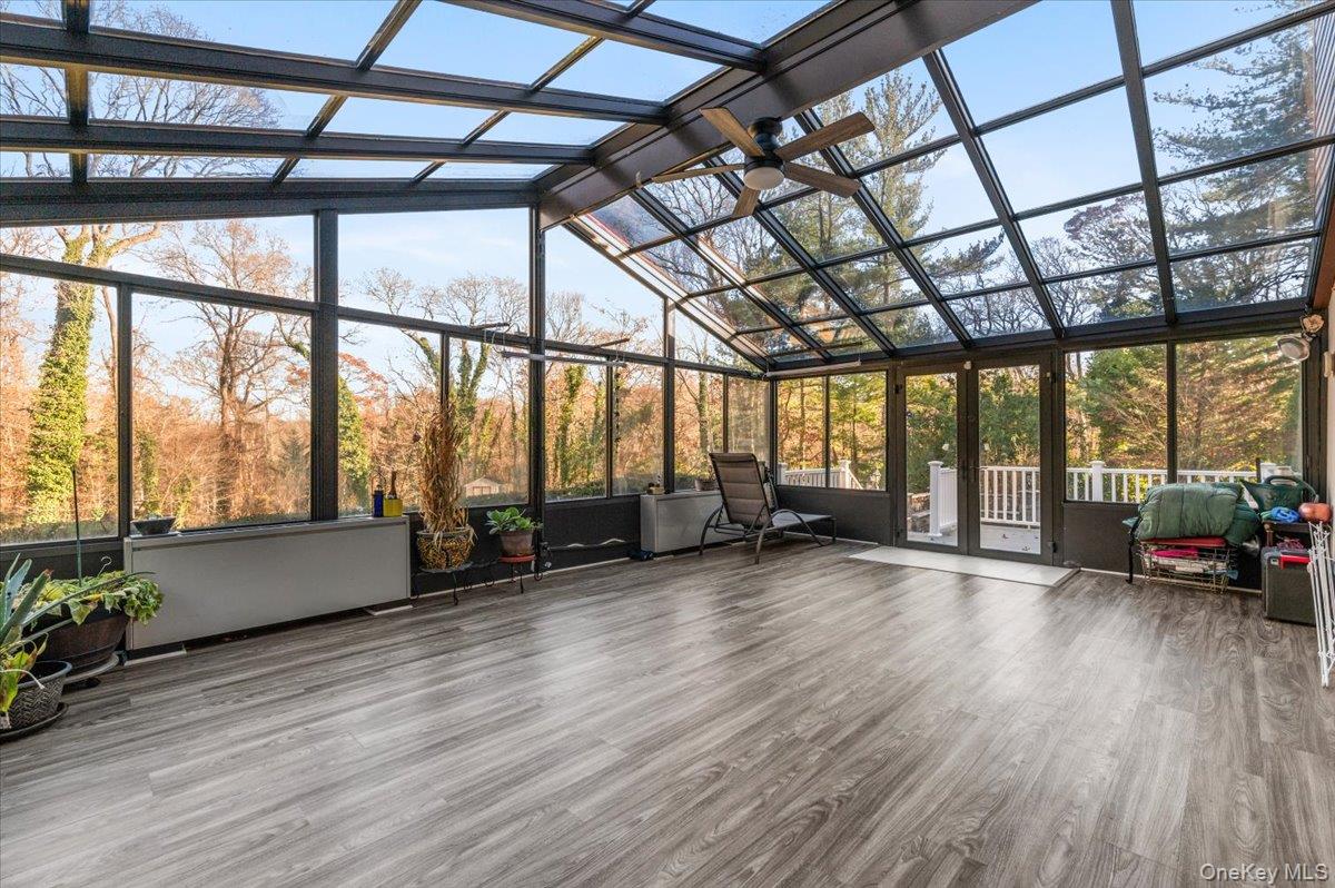 10 Faulkner Lane, Dix Hills, NY 11746