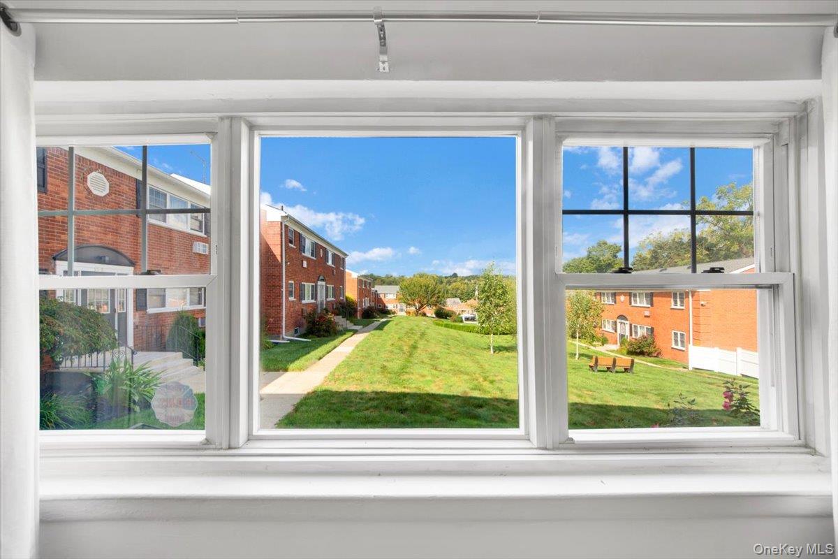 1879 Crompond Road # G-10, Peekskill, NY 10566