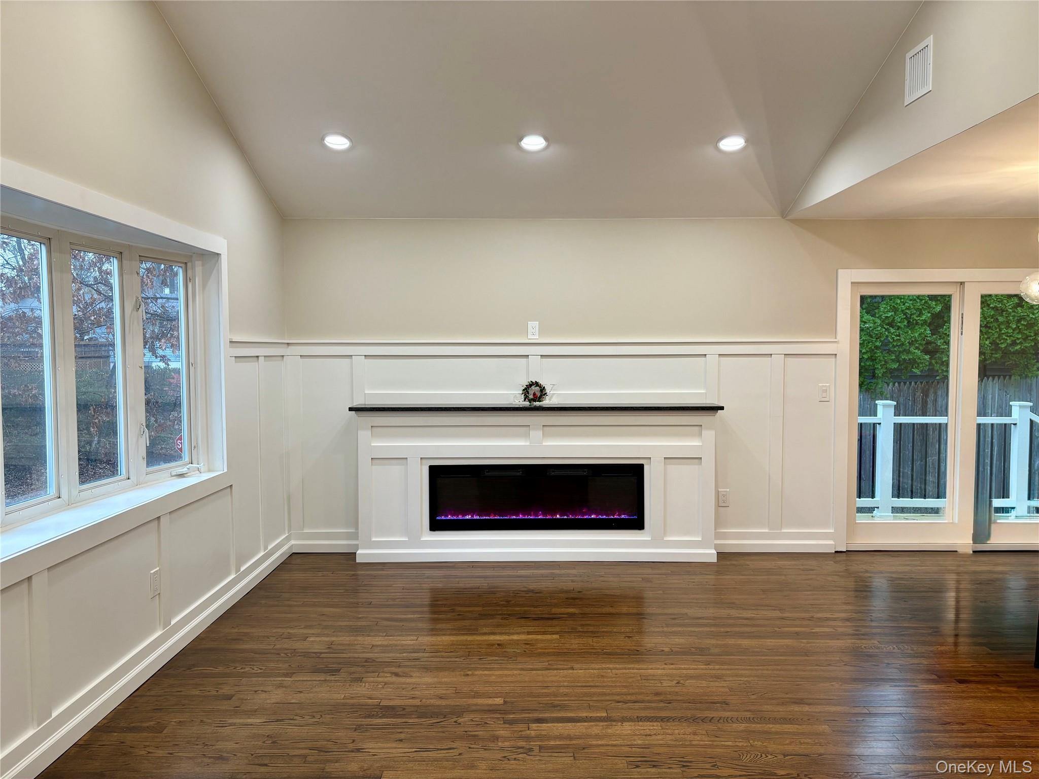 12 Hampton Road, Sound Beach, NY 11789