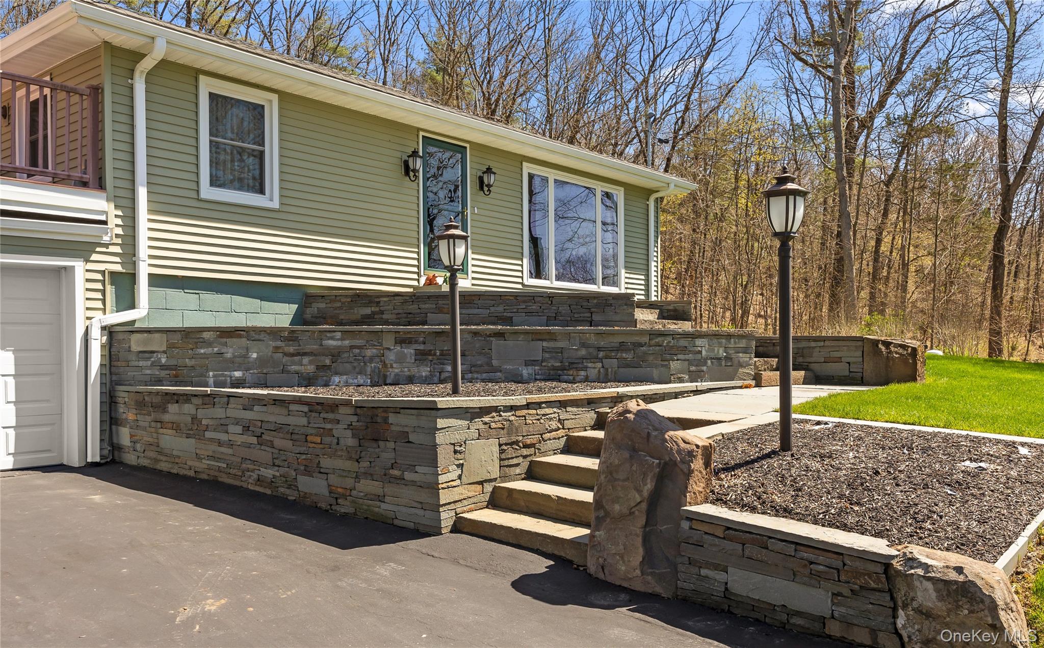 412 Vosenkill Road, Athens, NY 12015