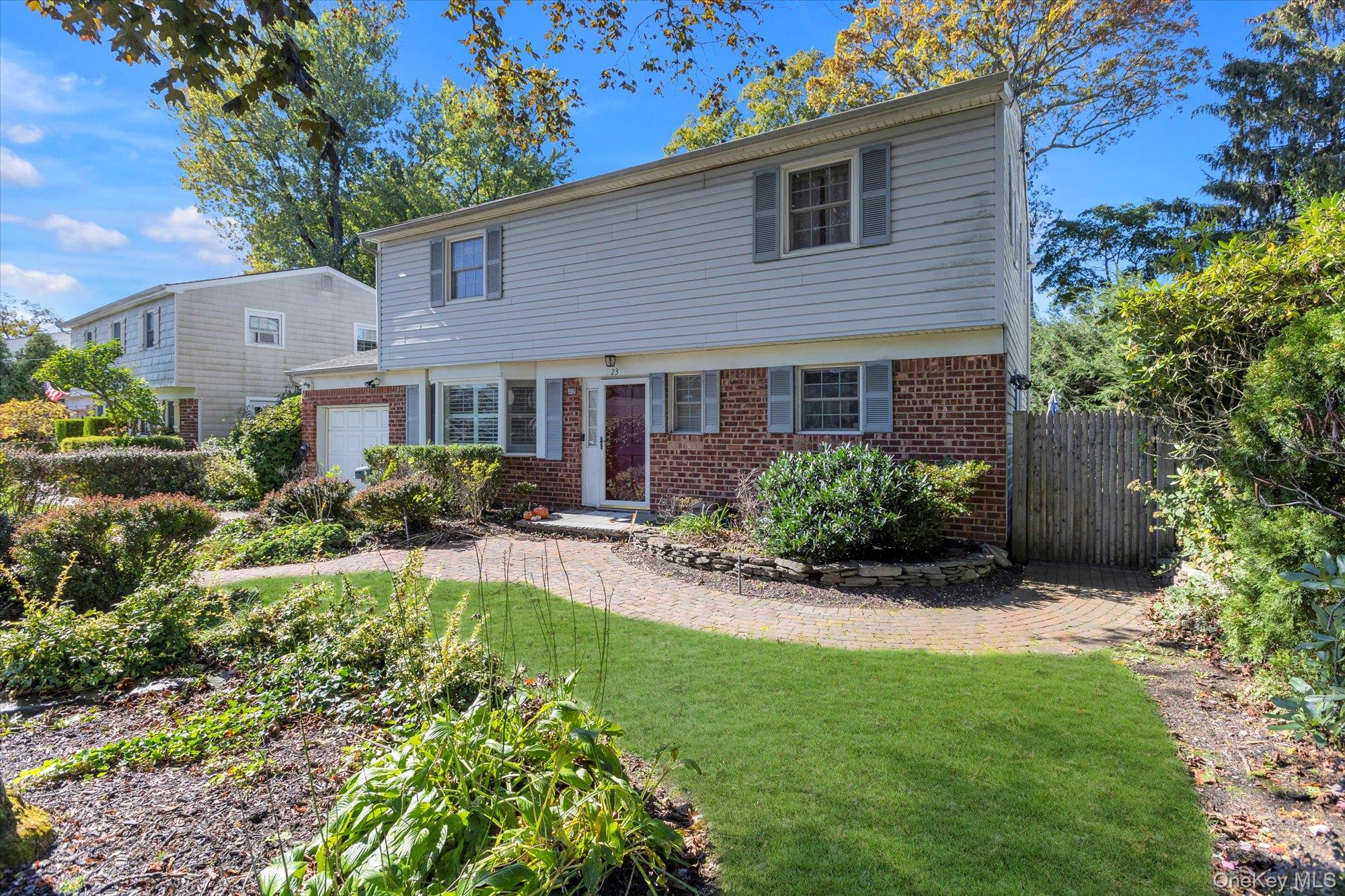 23 Skyview Place, Melville, NY 11747