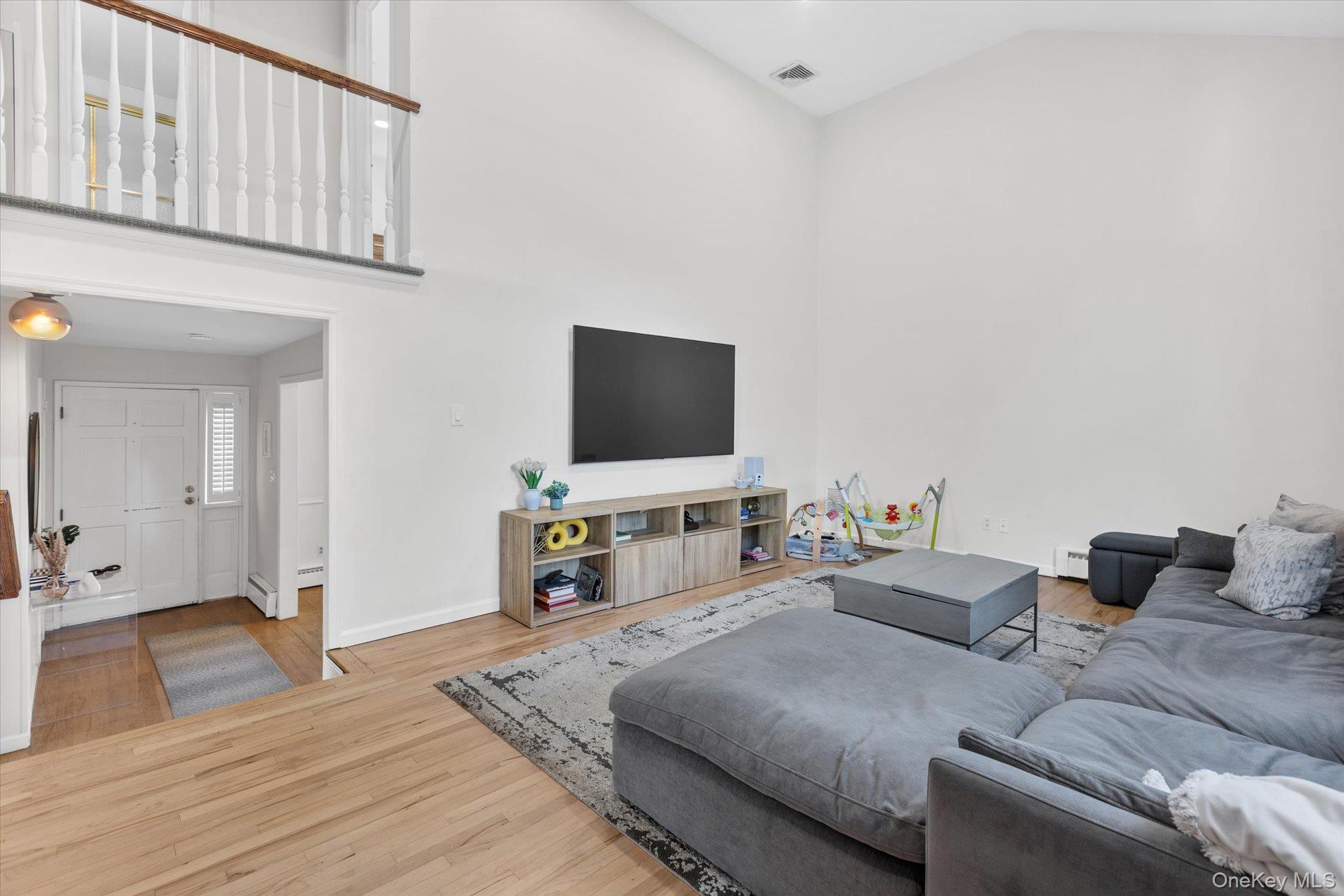 23 Skyview Place, Melville, NY 11747