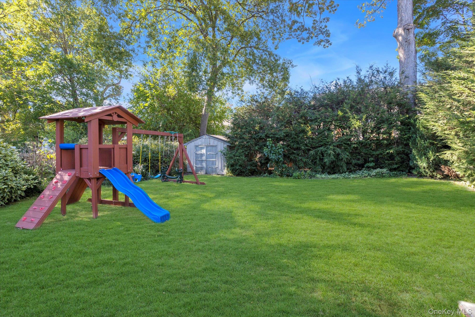 23 Skyview Place, Melville, NY 11747