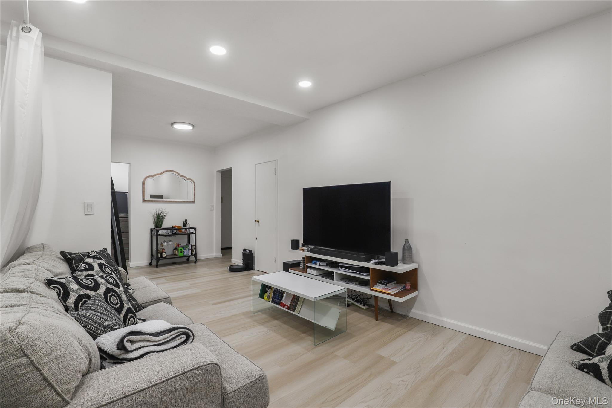 140 N Broadway # IT9, Irvington, NY 10533