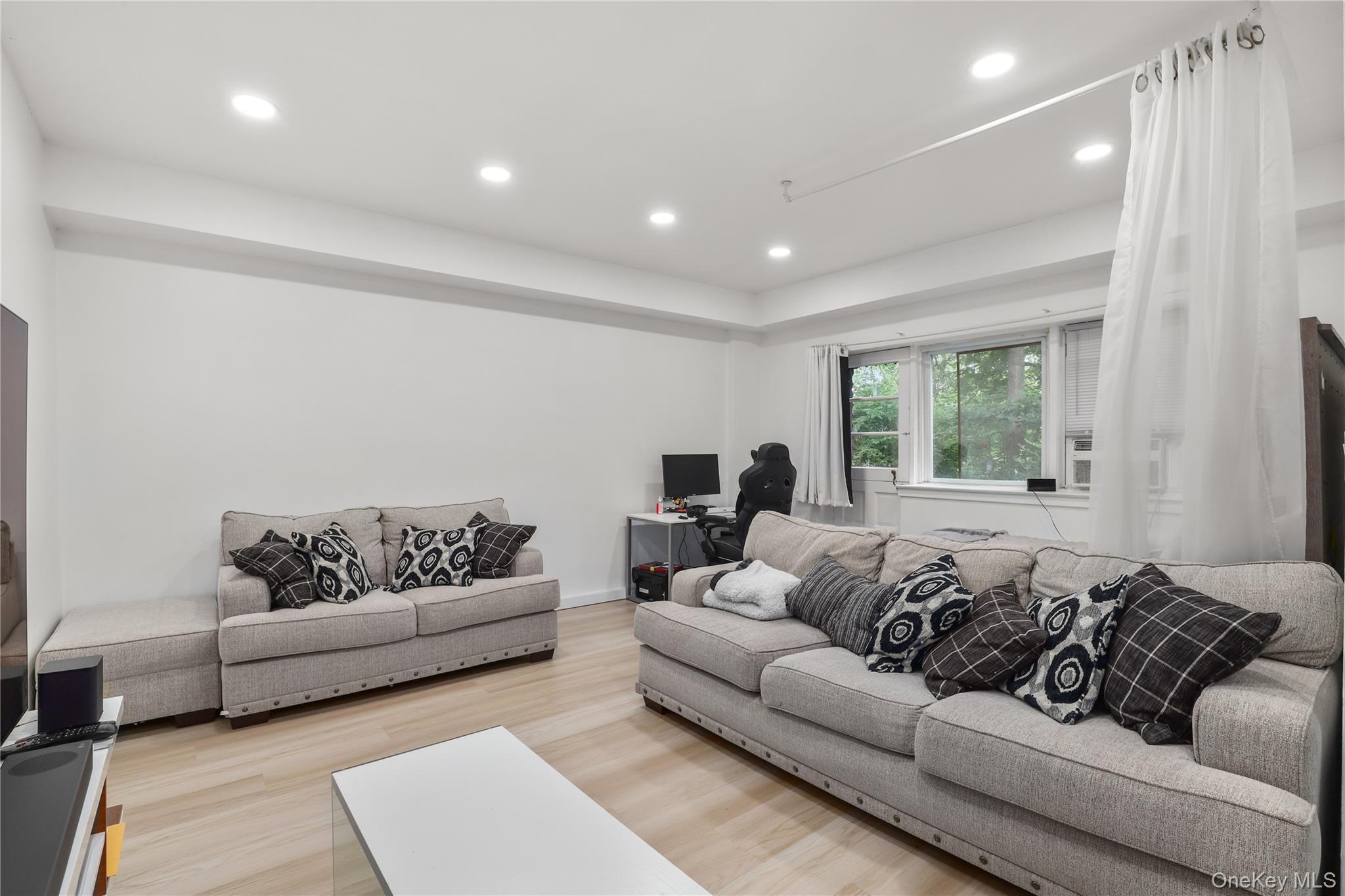 140 N Broadway # IT9, Irvington, NY 10533