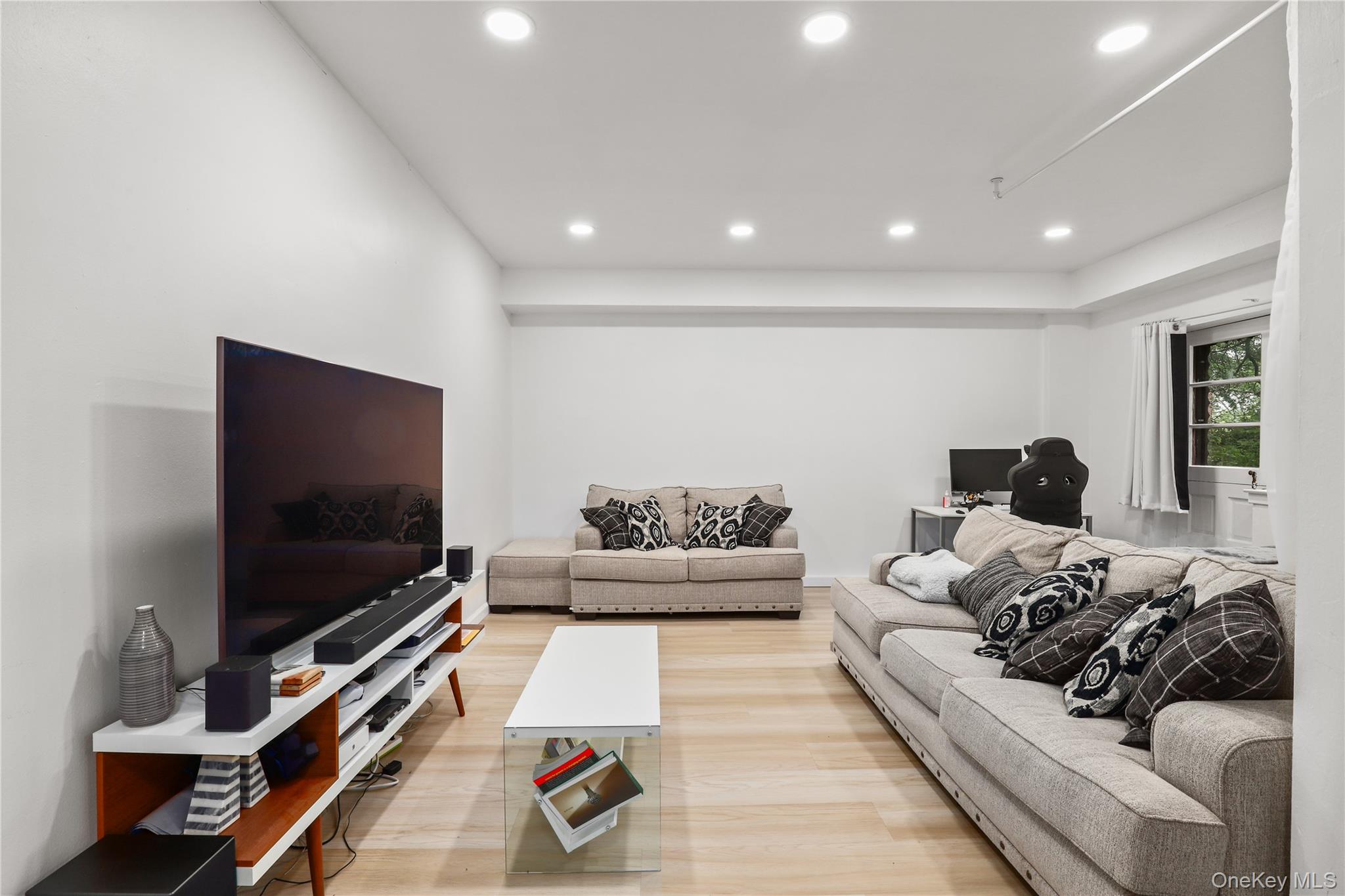 140 N Broadway # IT9, Irvington, NY 10533