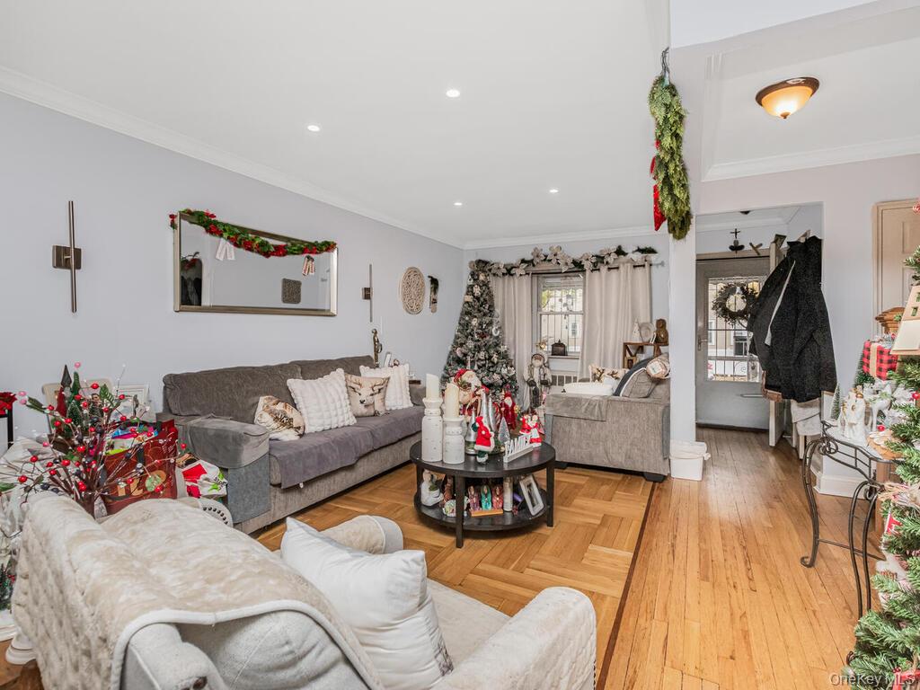 1918 Pitman Avenue, Bronx, NY 10466