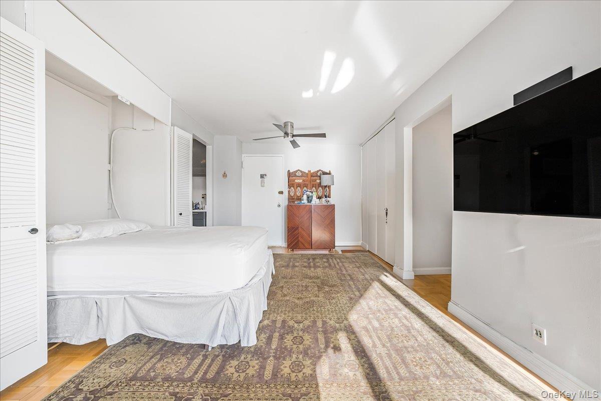 125-10 Queens Boulevard # 1411, Kew Gardens, NY 11415