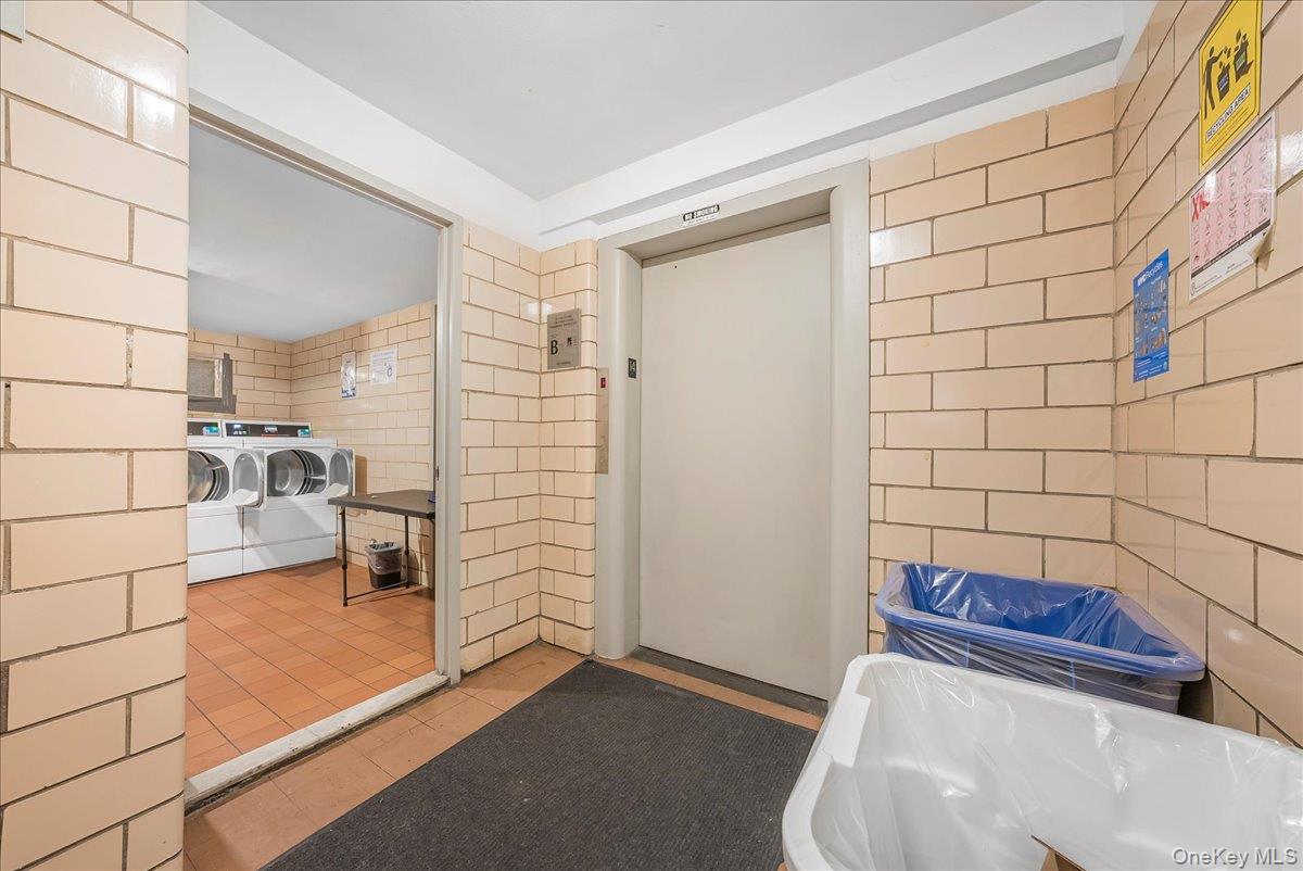 125-10 Queens Boulevard # 1411, Kew Gardens, NY 11415