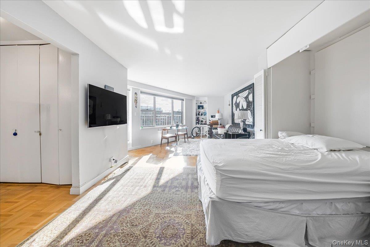 125-10 Queens Boulevard # 1411, Kew Gardens, NY 11415