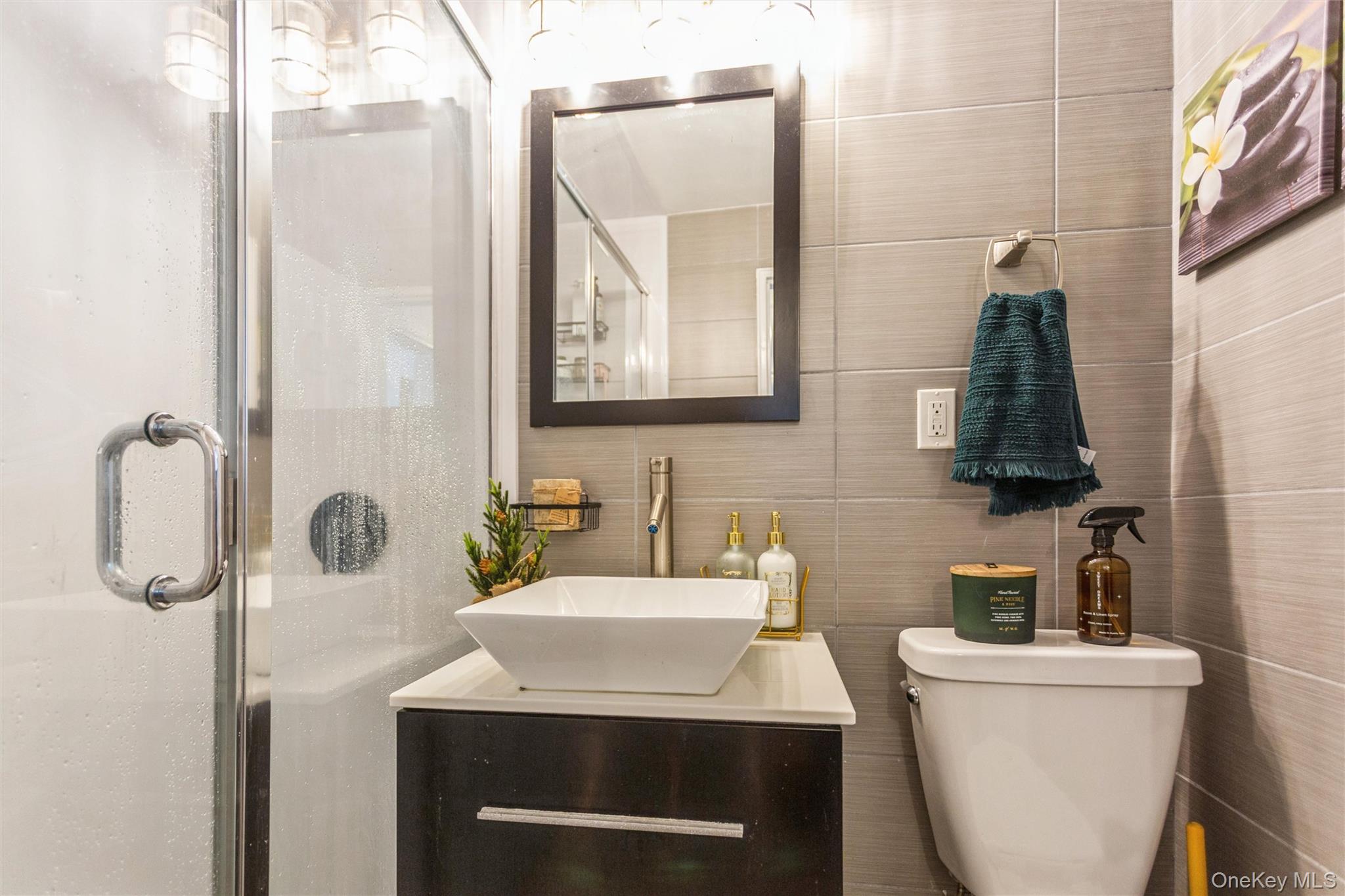 560 W Broadway # 2A, Long Beach, NY 11561