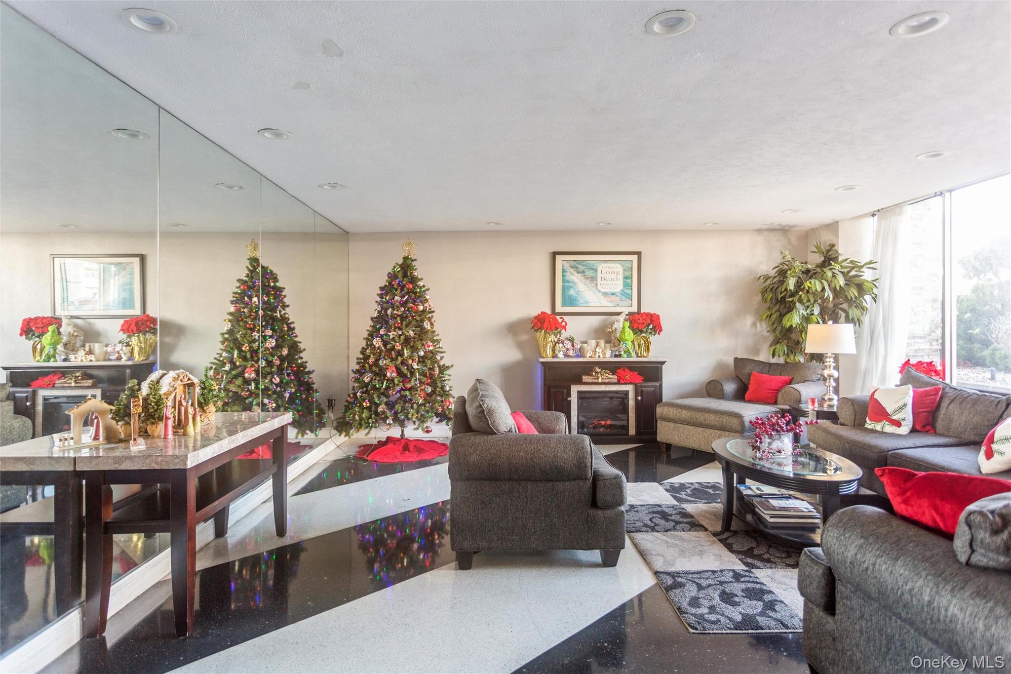 560 W Broadway # 2A, Long Beach, NY 11561