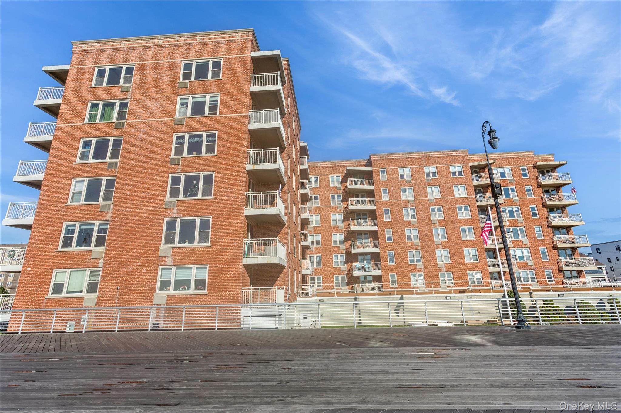 560 W Broadway # 2A, Long Beach, NY 11561