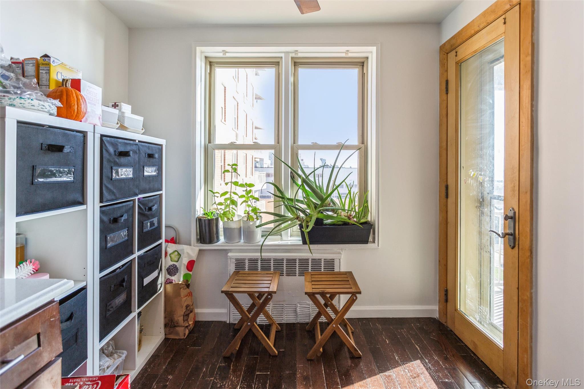 560 W Broadway # 2A, Long Beach, NY 11561