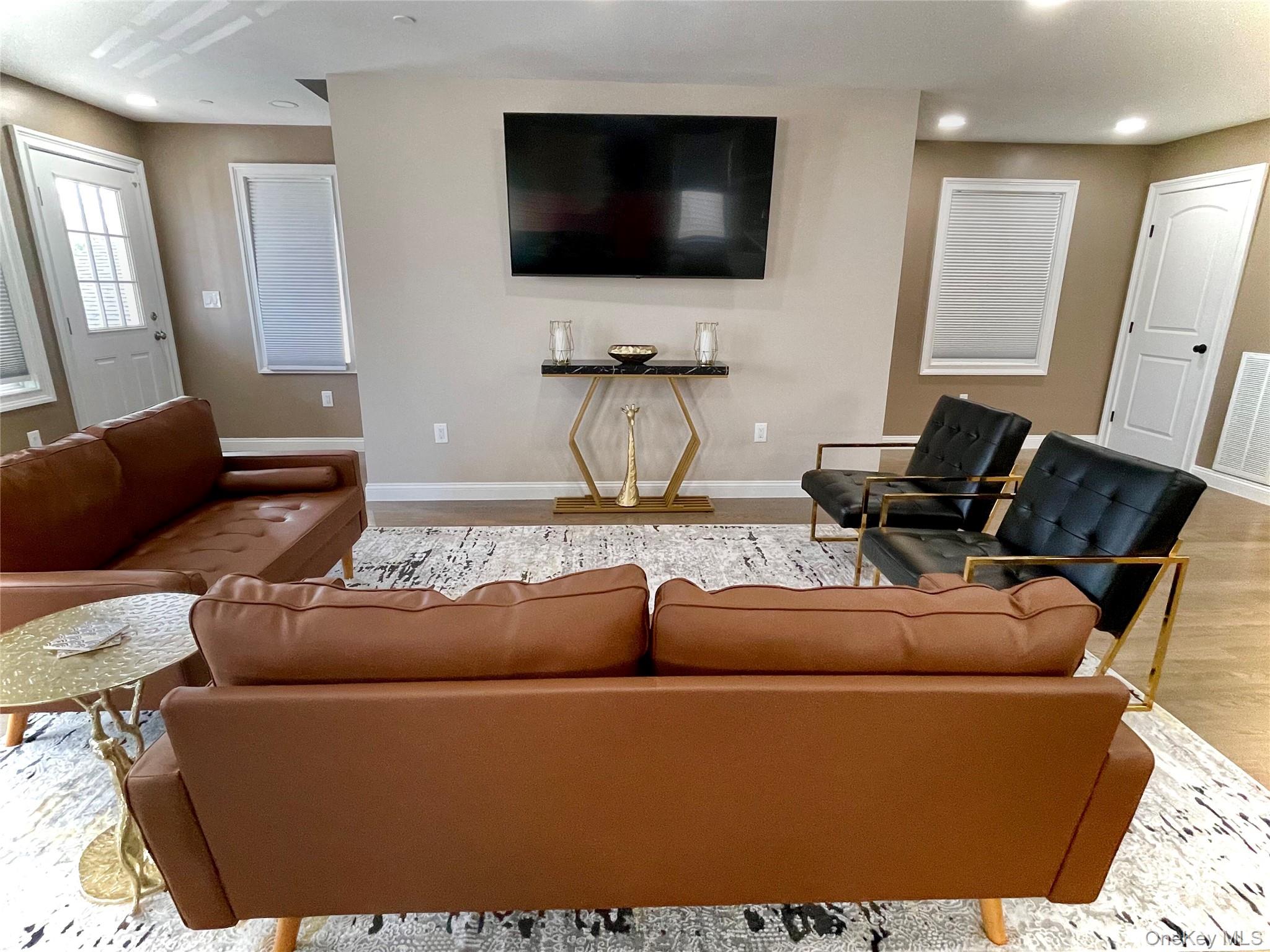 91 E Fulton Street, Long Beach, NY 11561