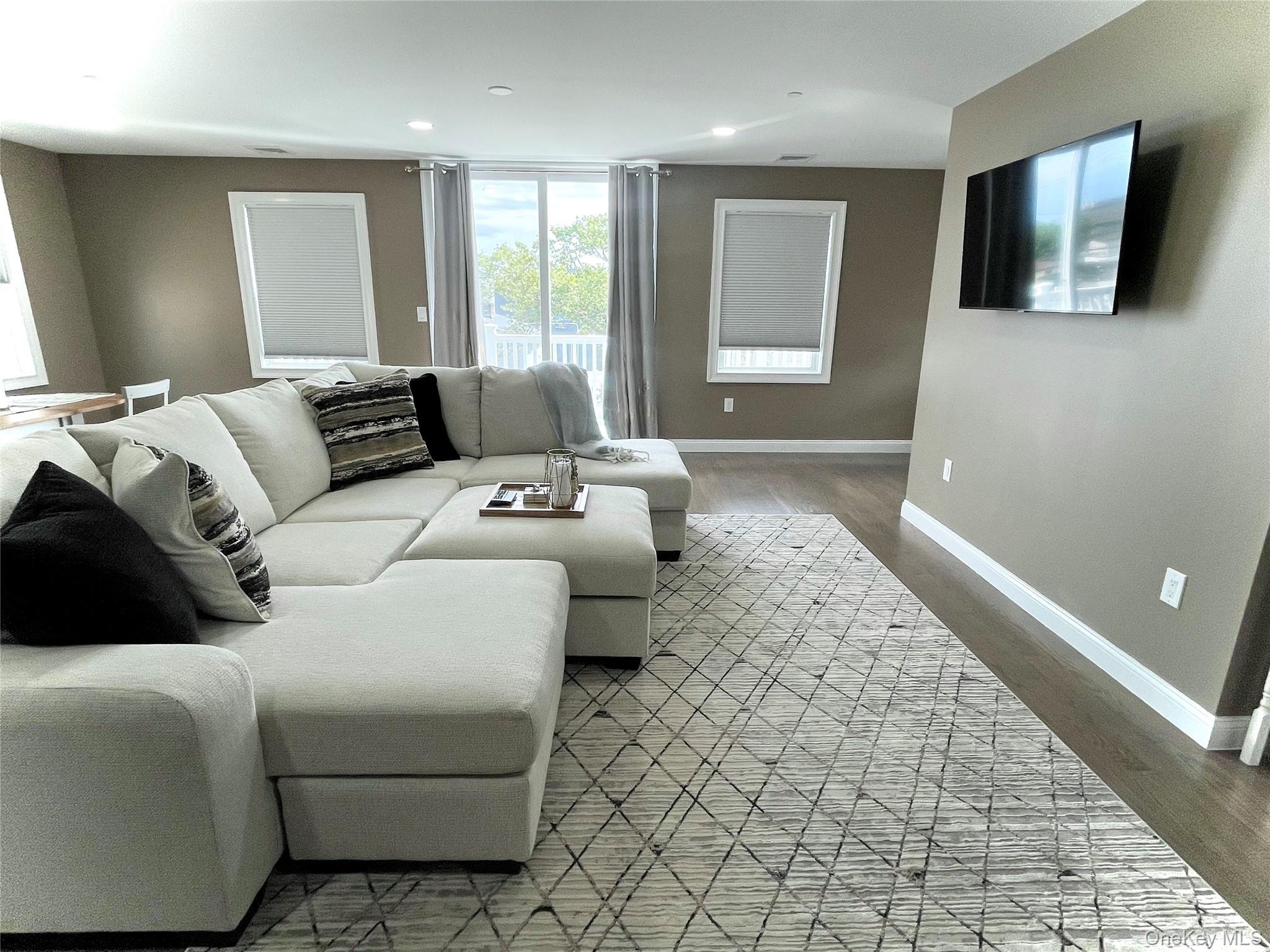 91 E Fulton Street, Long Beach, NY 11561