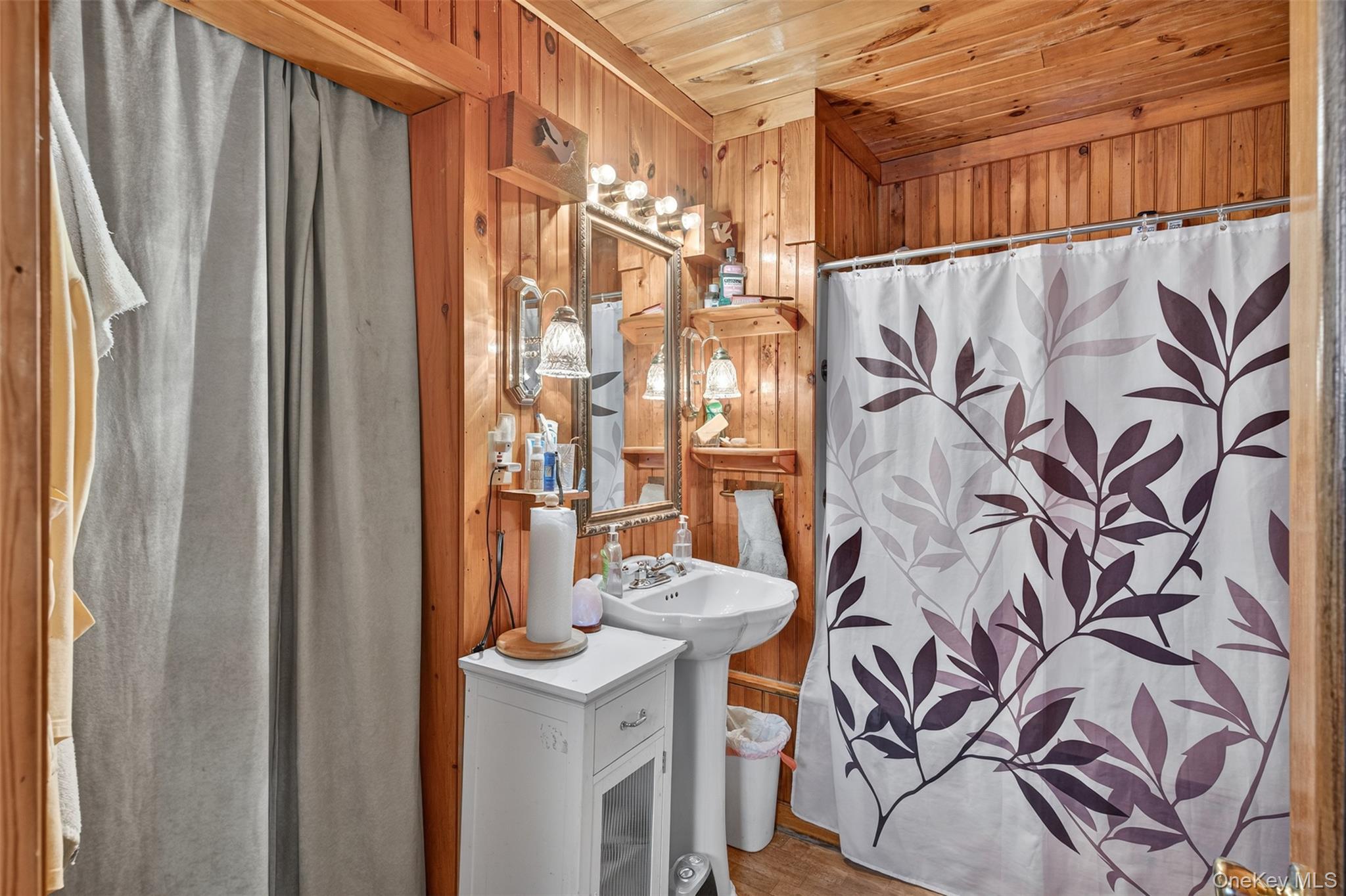 423 Main Street, Rosendale, NY 12472