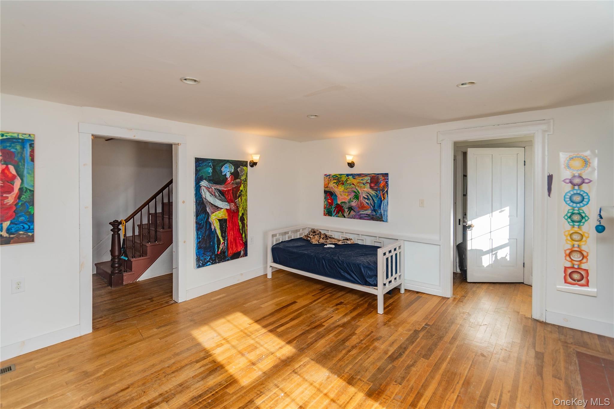 147 Broadway # 9W, Port Ewen, NY 12466