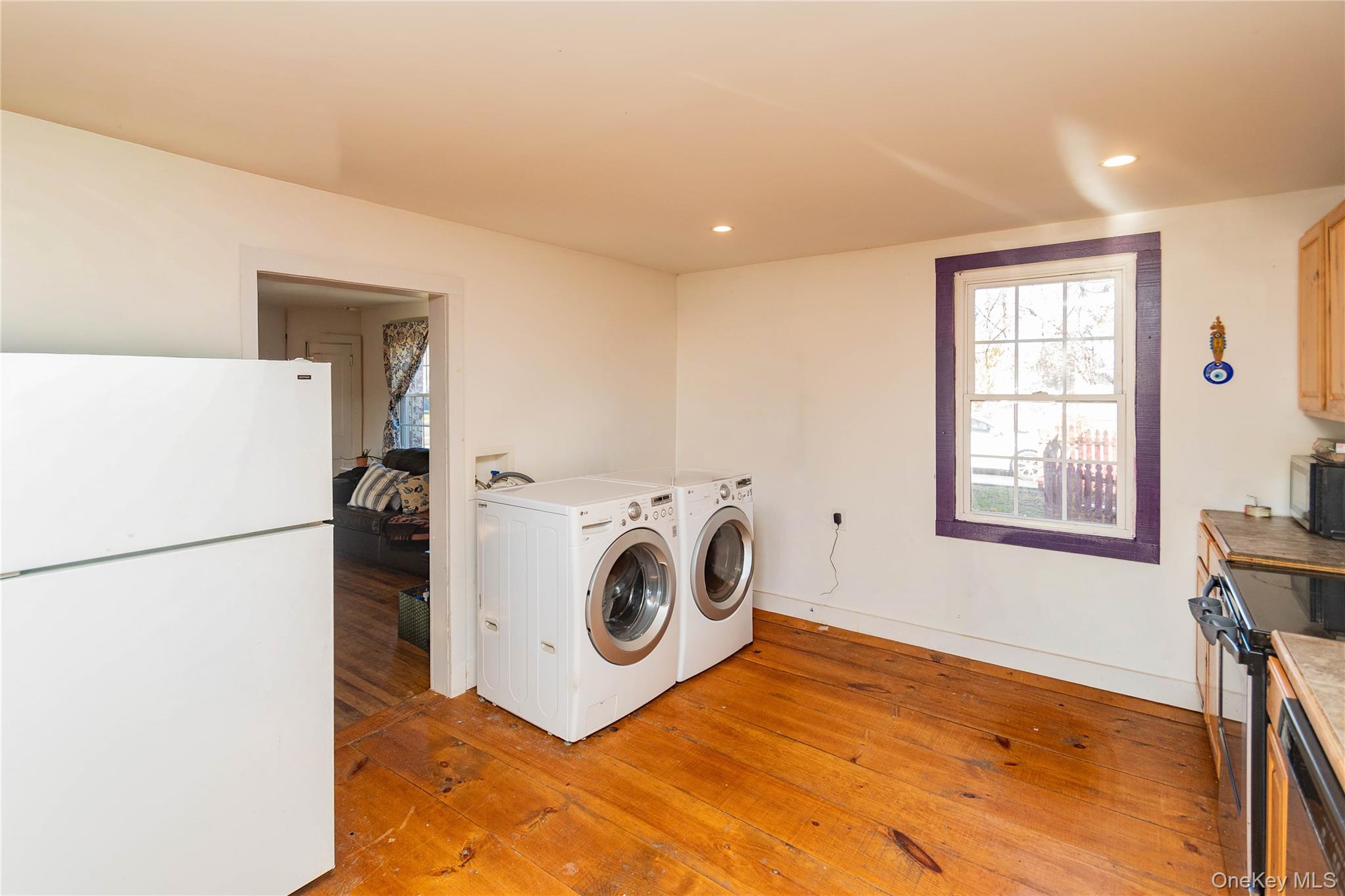 147 Broadway # 9W, Port Ewen, NY 12466