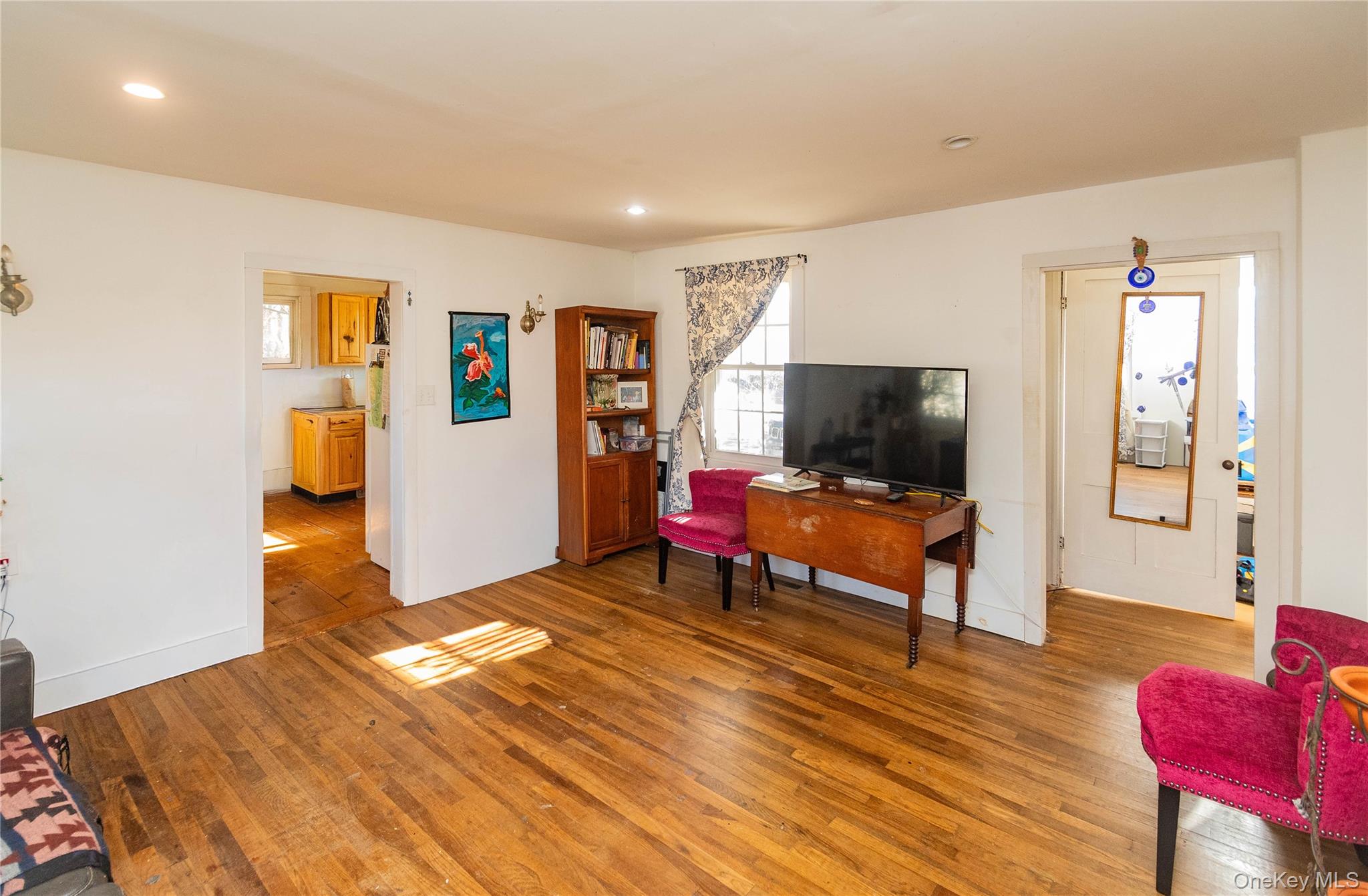 147 Broadway # 9W, Port Ewen, NY 12466