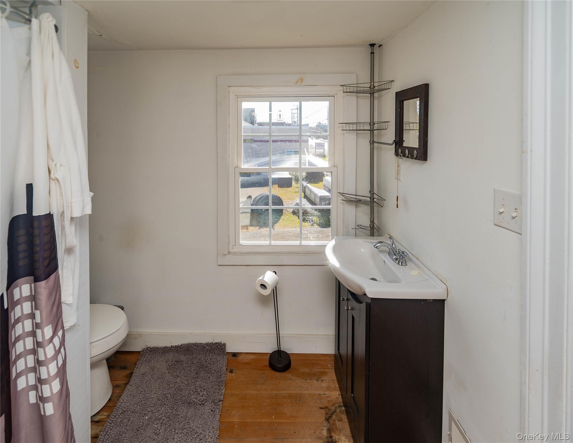 147 Broadway # 9W, Port Ewen, NY 12466