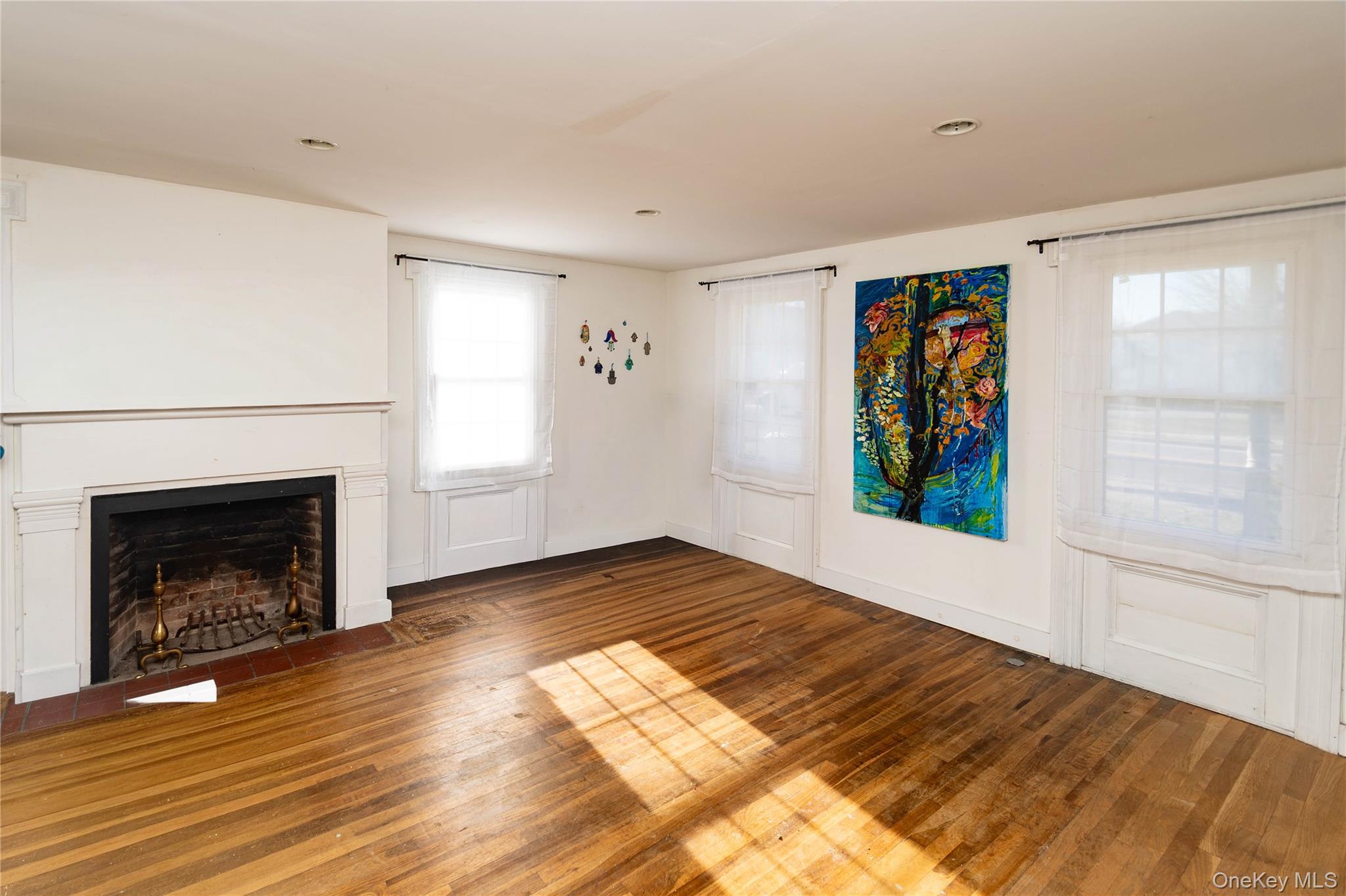 147 Broadway # 9W, Port Ewen, NY 12466