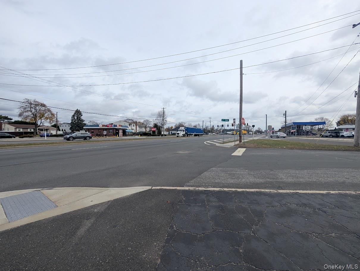 900 Route 109, Lindenhurst, NY 11757