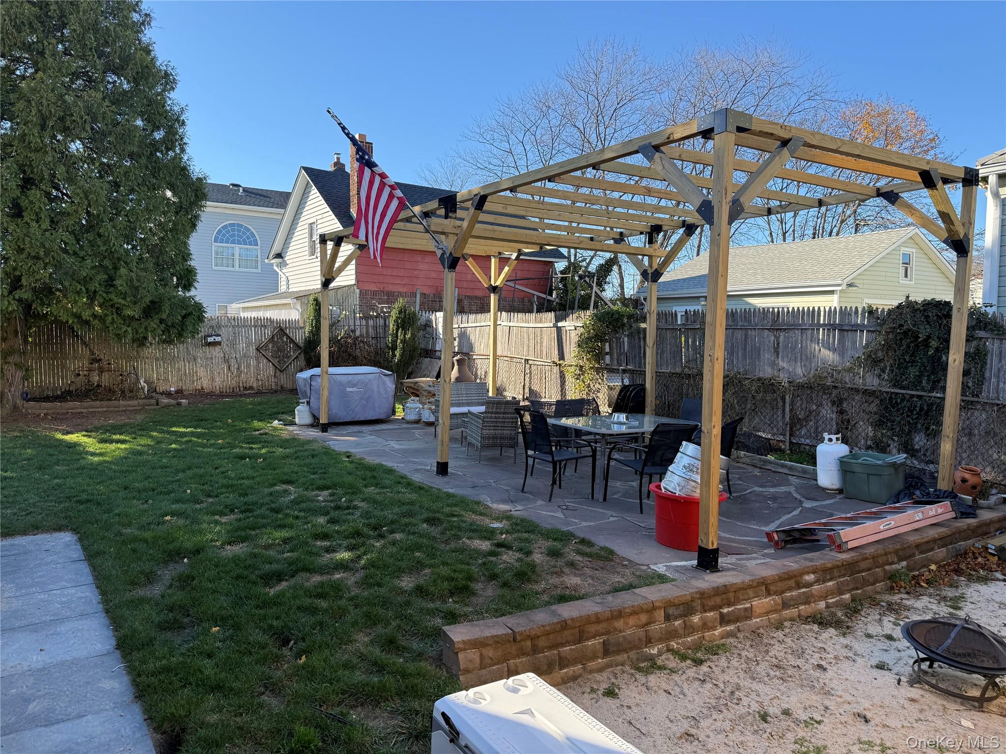 613 Madison Avenue, Lindenhurst, NY 11757