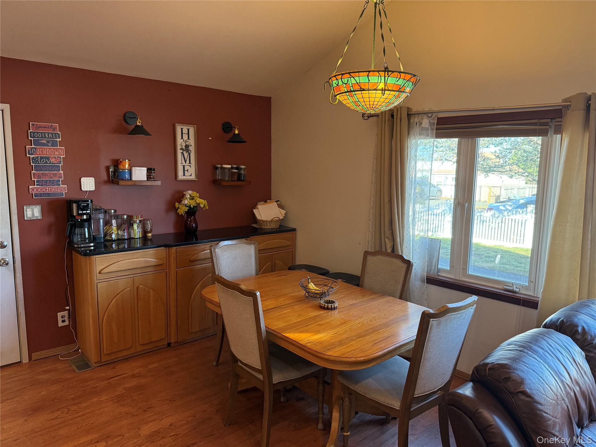 613 Madison Avenue, Lindenhurst, NY 11757