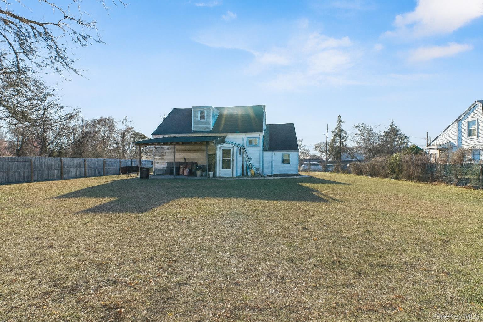 9 Farragut Avenue, Bay Shore, NY 11706