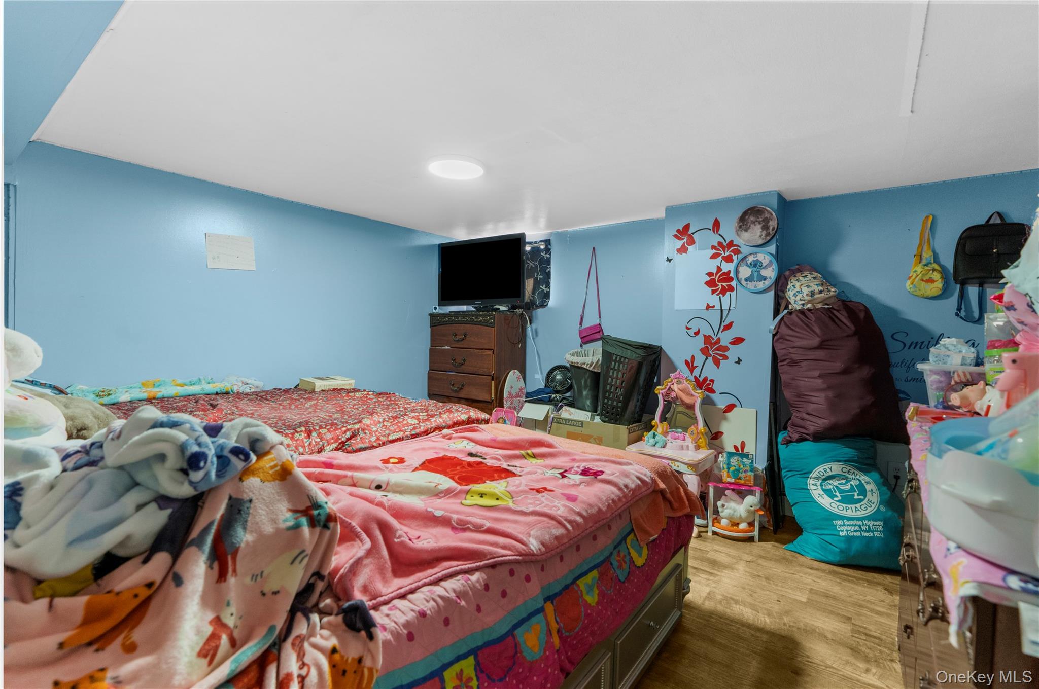 9 Farragut Avenue, Bay Shore, NY 11706