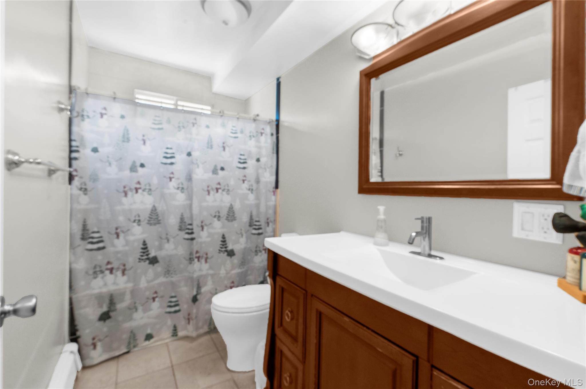 9 Farragut Avenue, Bay Shore, NY 11706