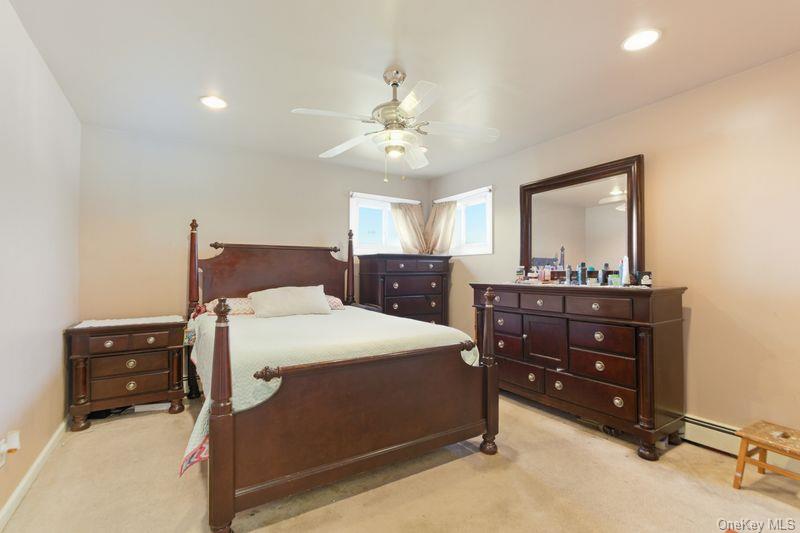 9 Farragut Avenue, Bay Shore, NY 11706