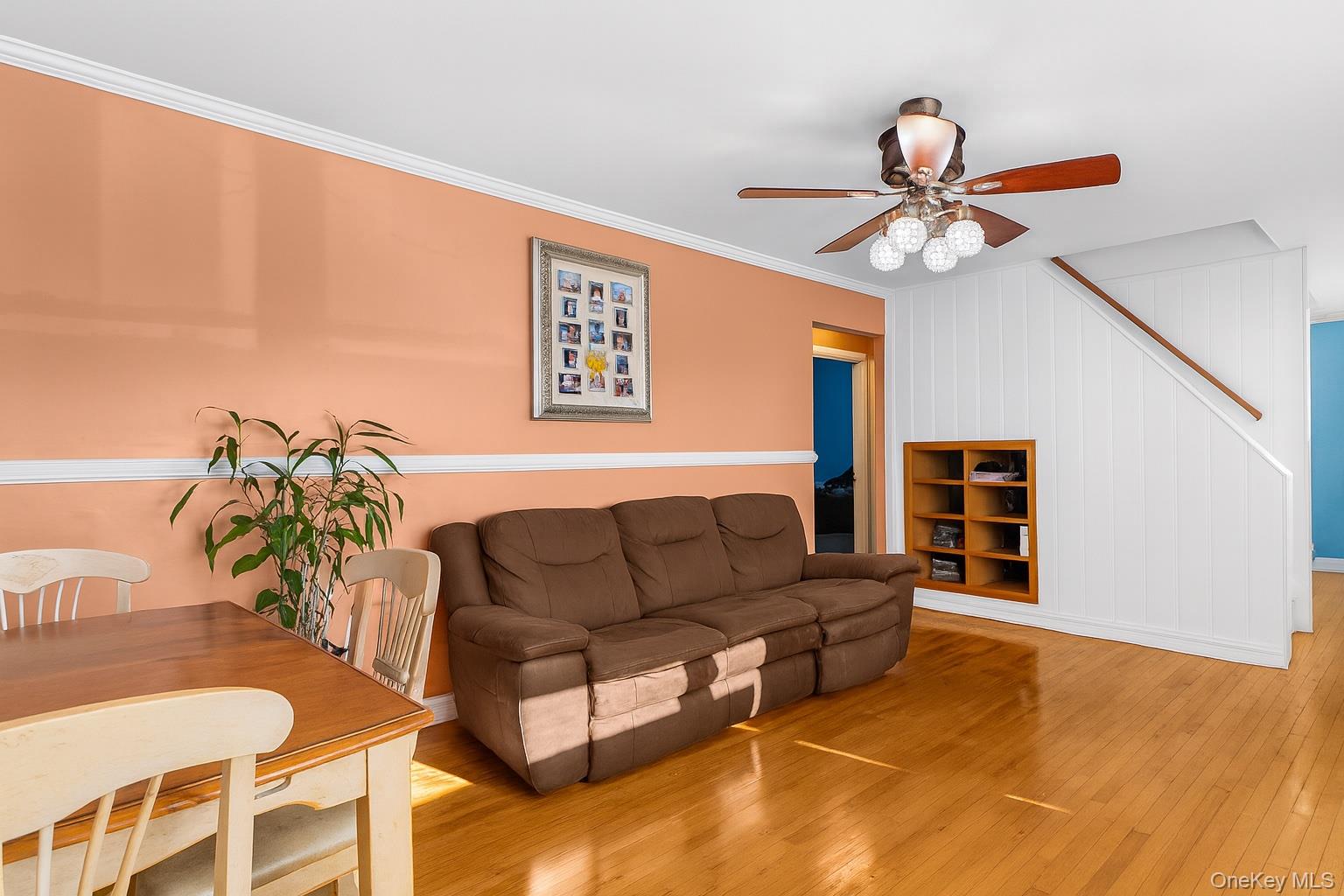 9 Farragut Avenue, Bay Shore, NY 11706