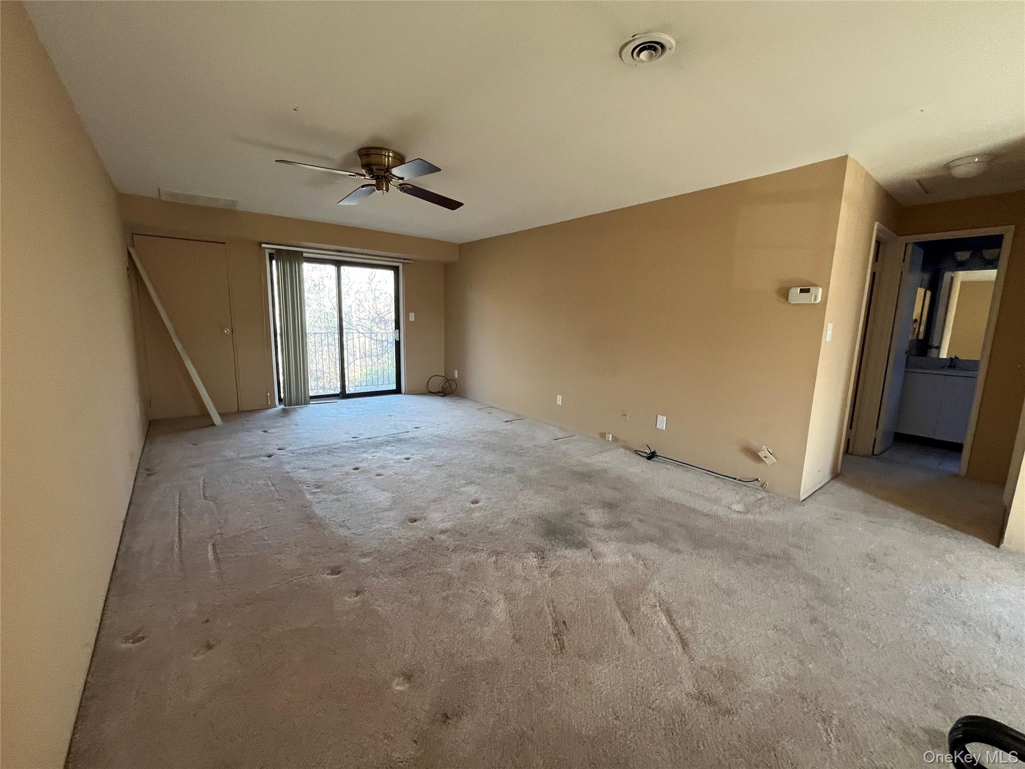 45 Newbrook Lane # 45, Bay Shore, NY 11706