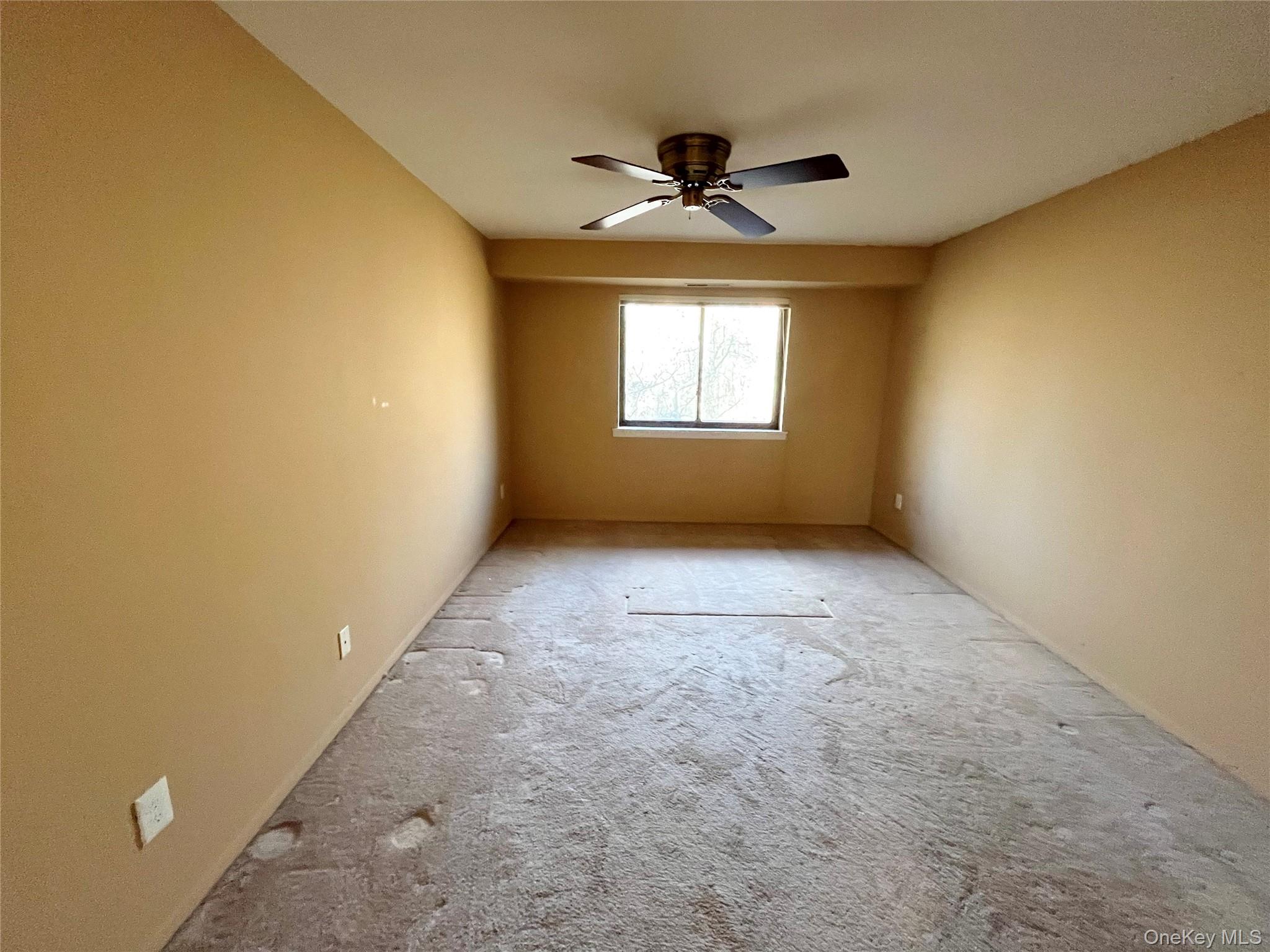 45 Newbrook Lane # 45, Bay Shore, NY 11706