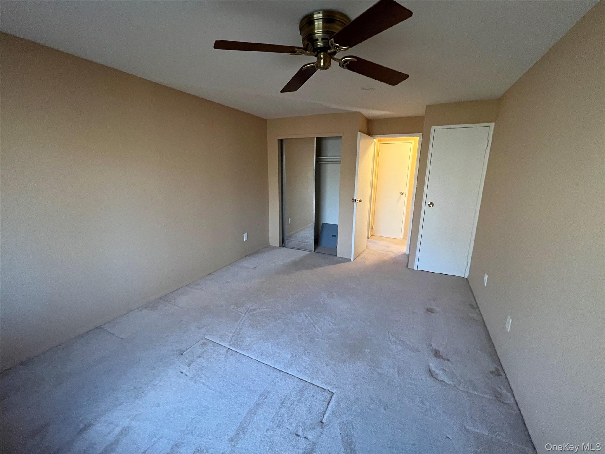 45 Newbrook Lane # 45, Bay Shore, NY 11706