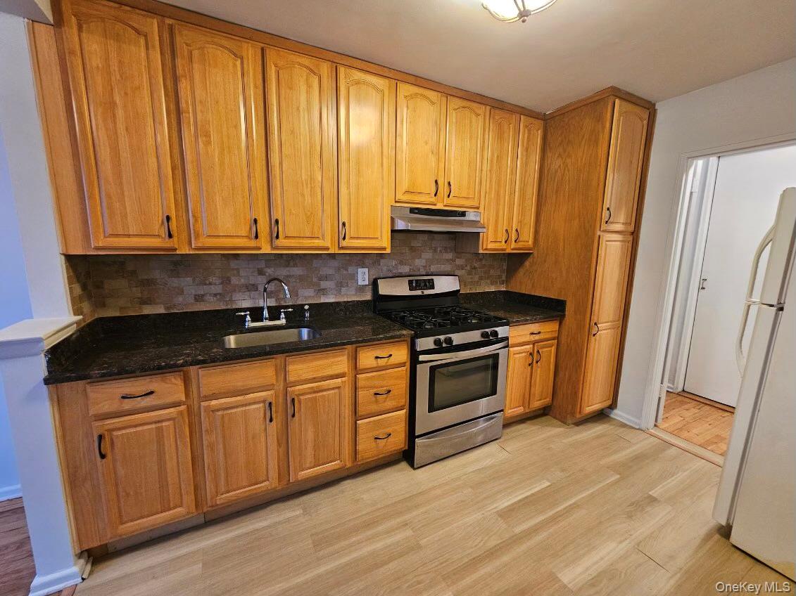 151-05 Cross Island Parkway # 3E, Whitestone, NY 11357