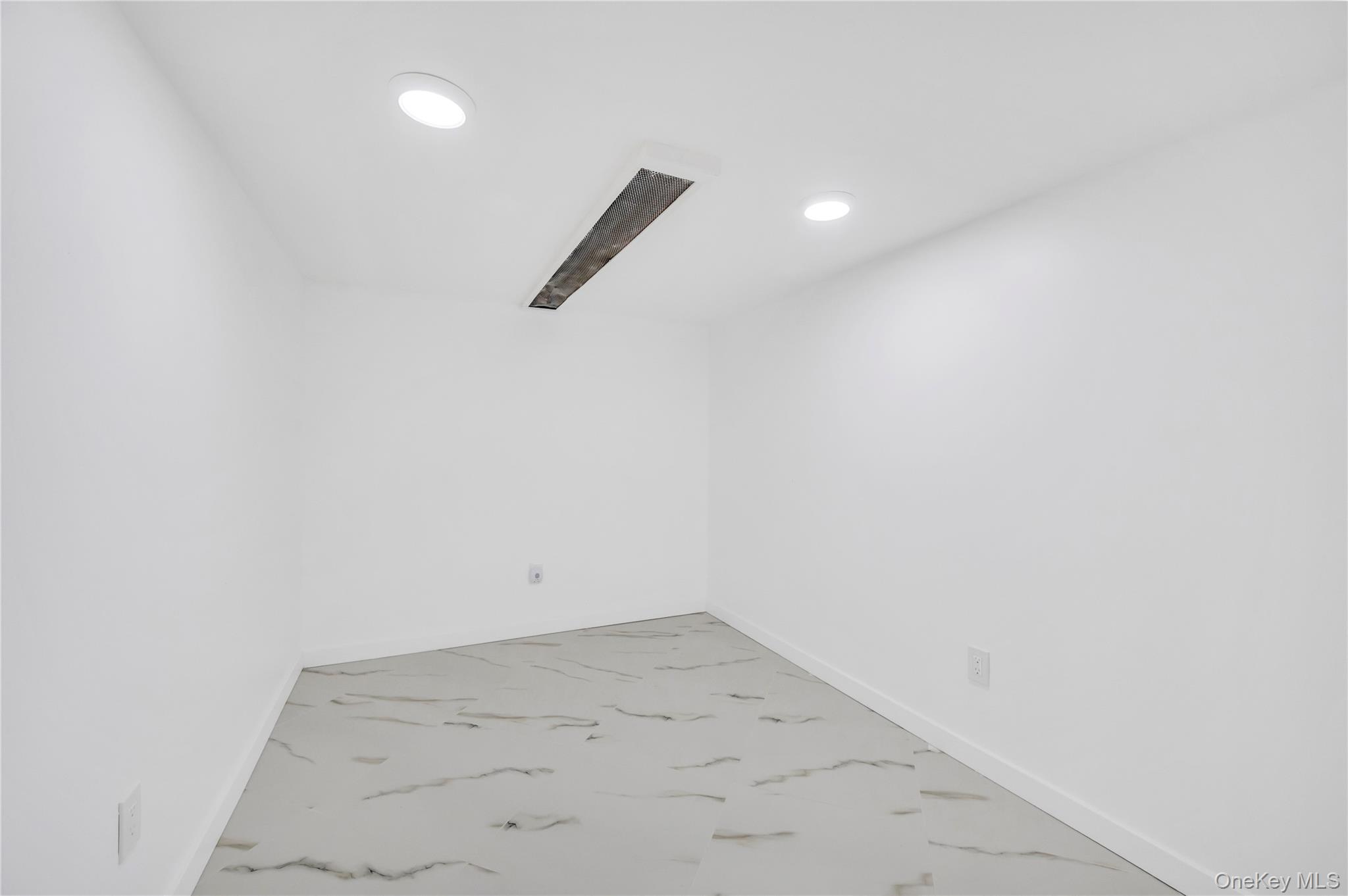 192-23 116th Road, Saint Albans, NY 11412