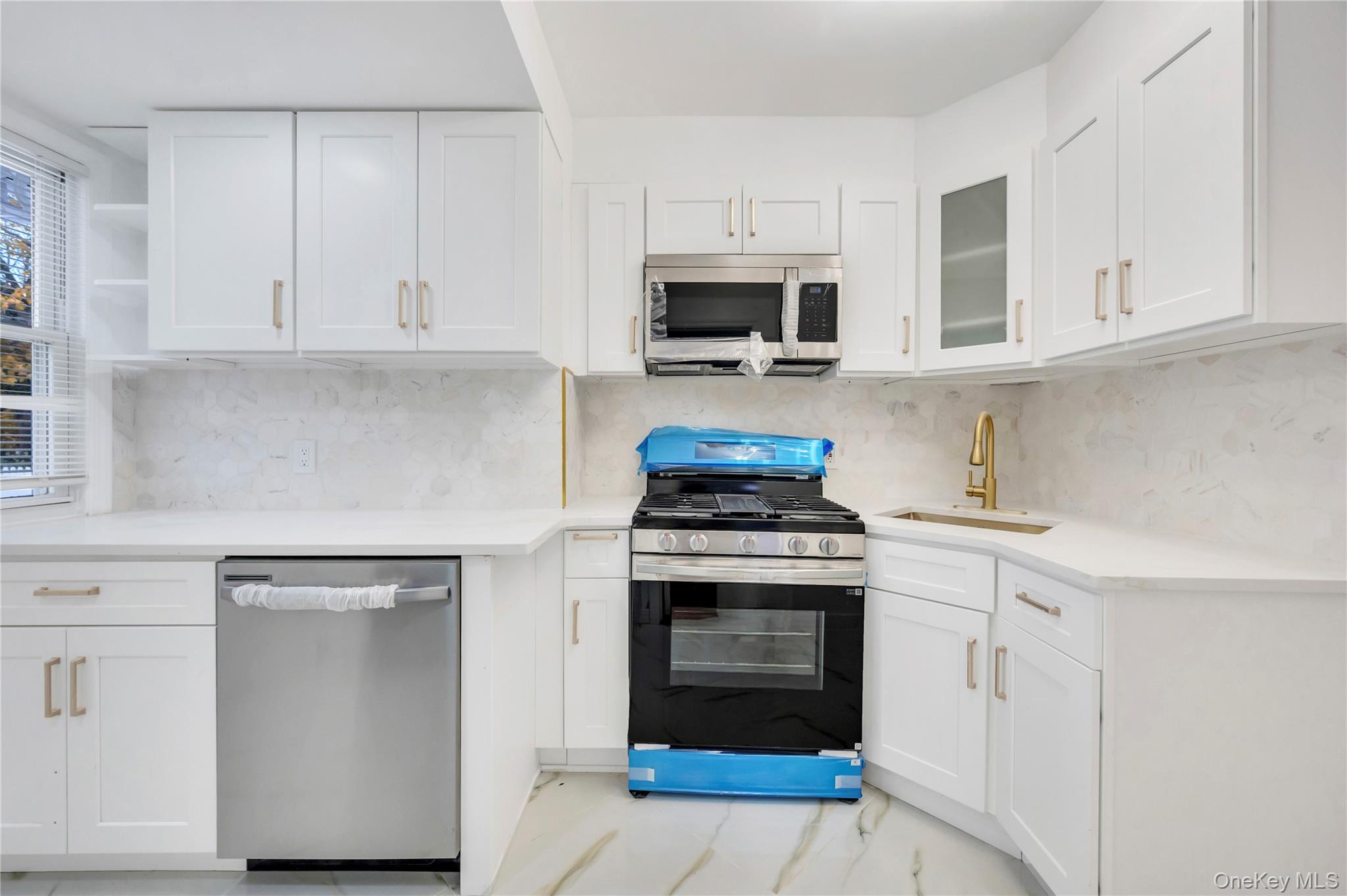 192-23 116th Road, Saint Albans, NY 11412