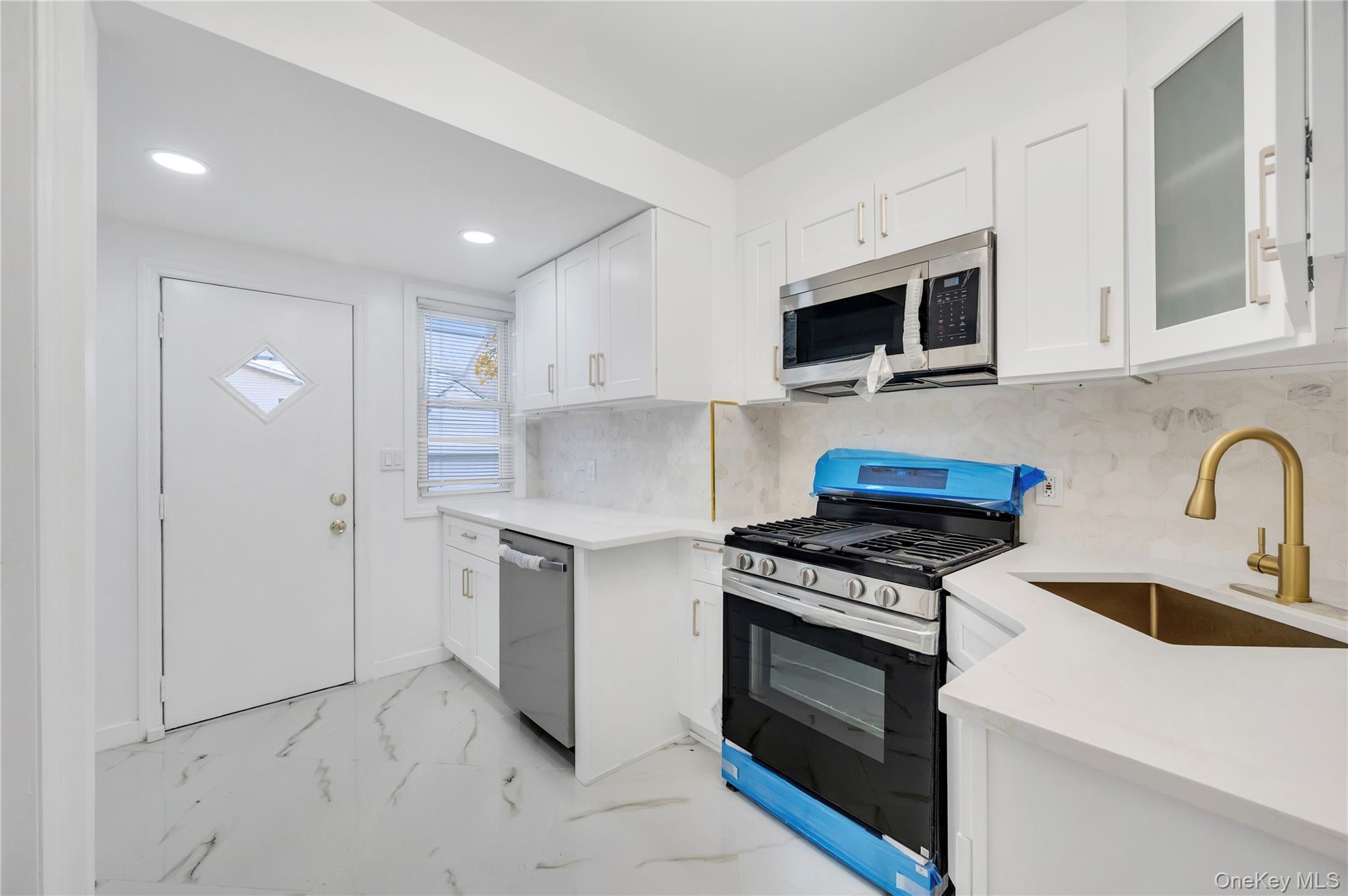 192-23 116th Road, Saint Albans, NY 11412