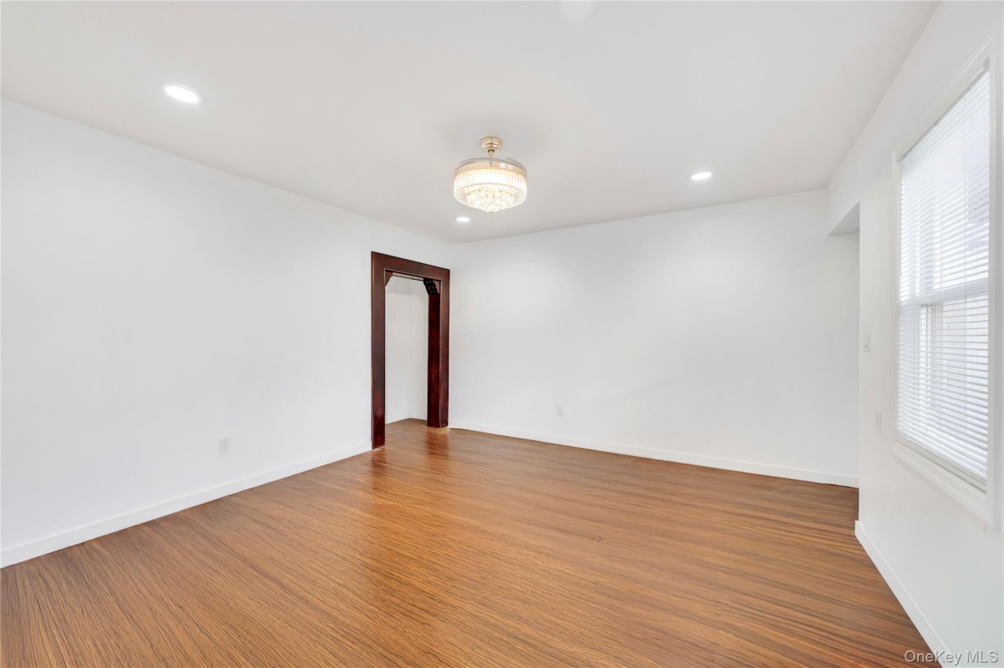 192-23 116th Road, Saint Albans, NY 11412