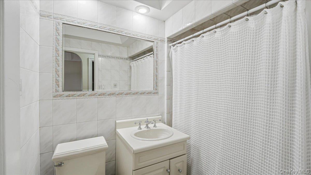 54-09 80th Street, Elmhurst, NY 11373