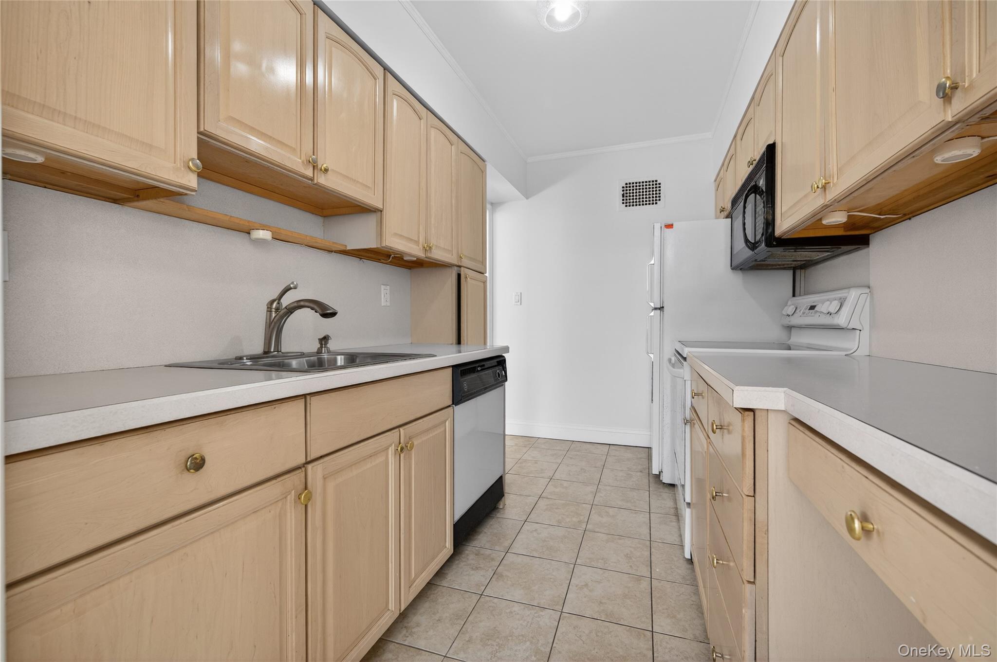 366 Stewart Avenue # B1, Garden City, NY 11530