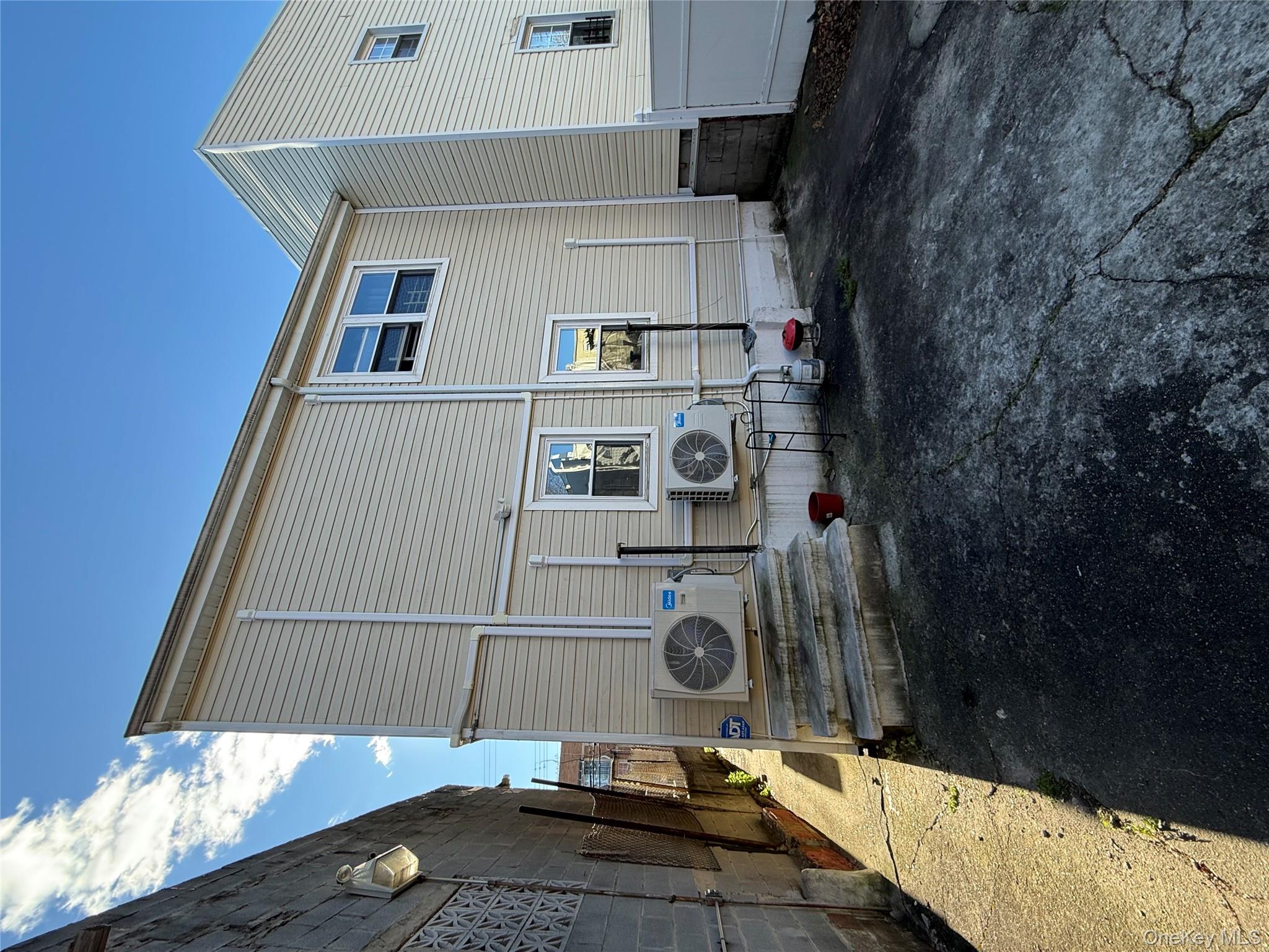 849 E 221st Street, Bronx, NY 10467