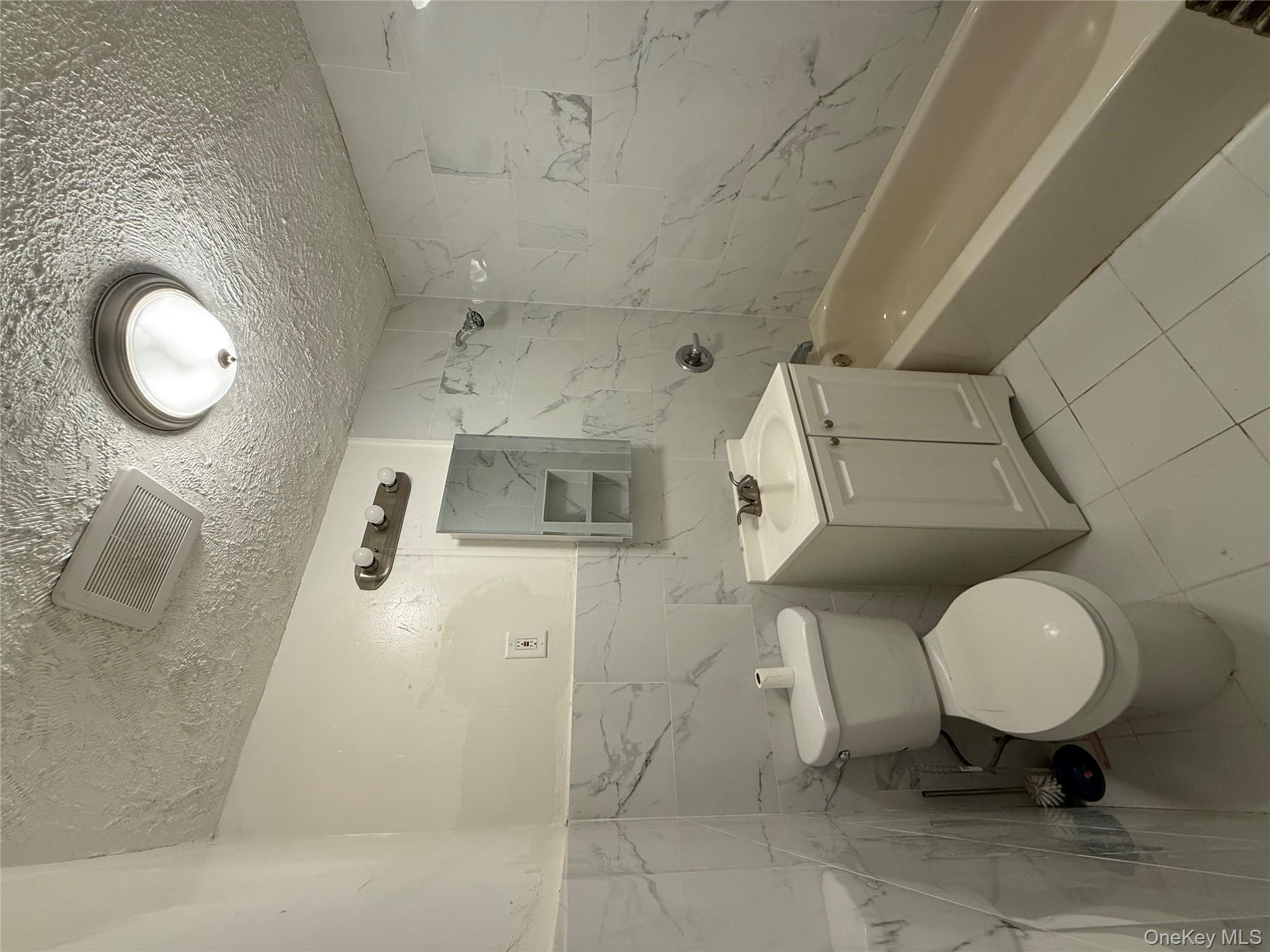 849 E 221st Street, Bronx, NY 10467